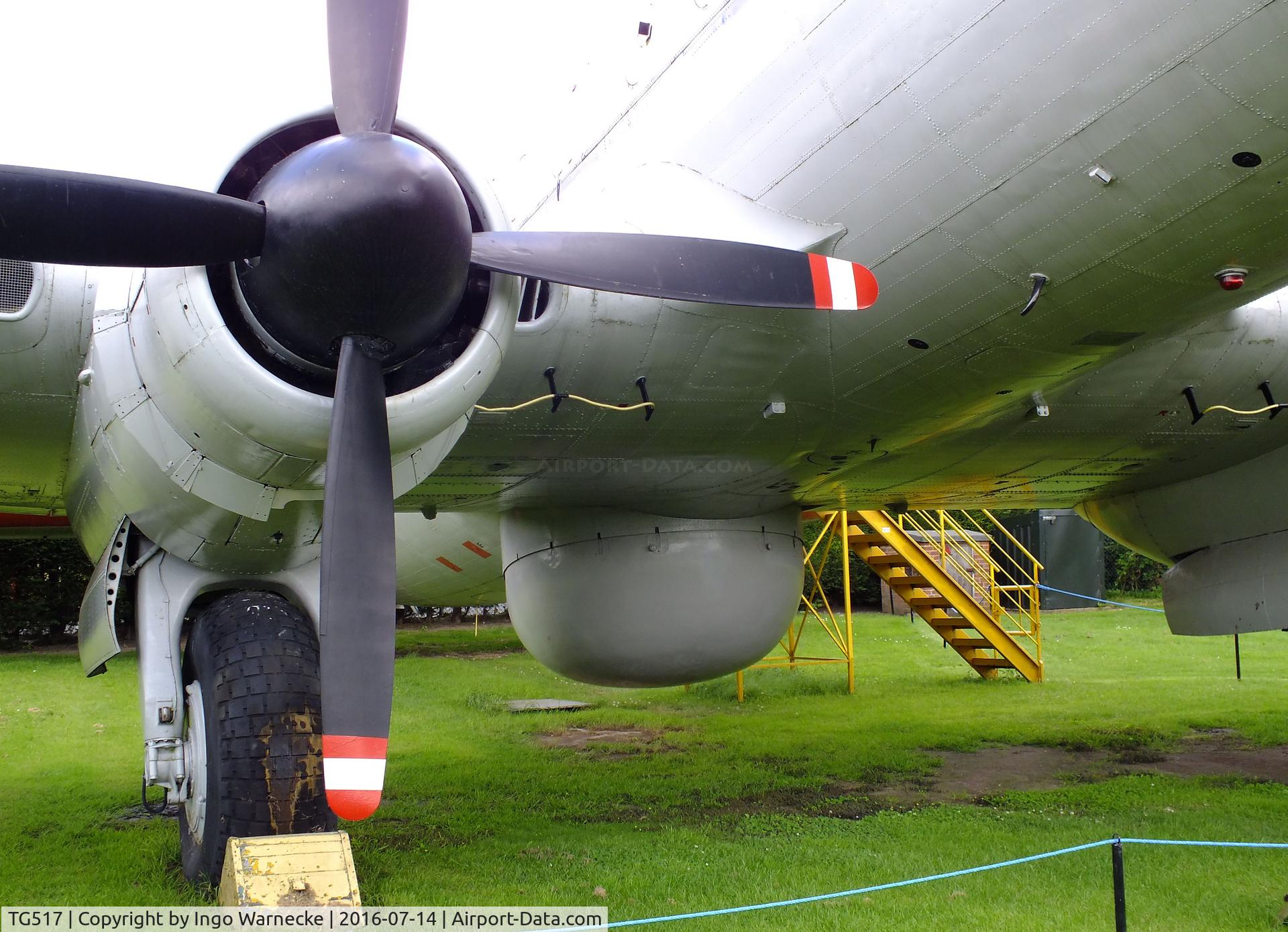TG517, 1948 Handley Page Hastings T.5 C/N HP67/21, Handley Page Hastings T5 at the Newark Air Museum