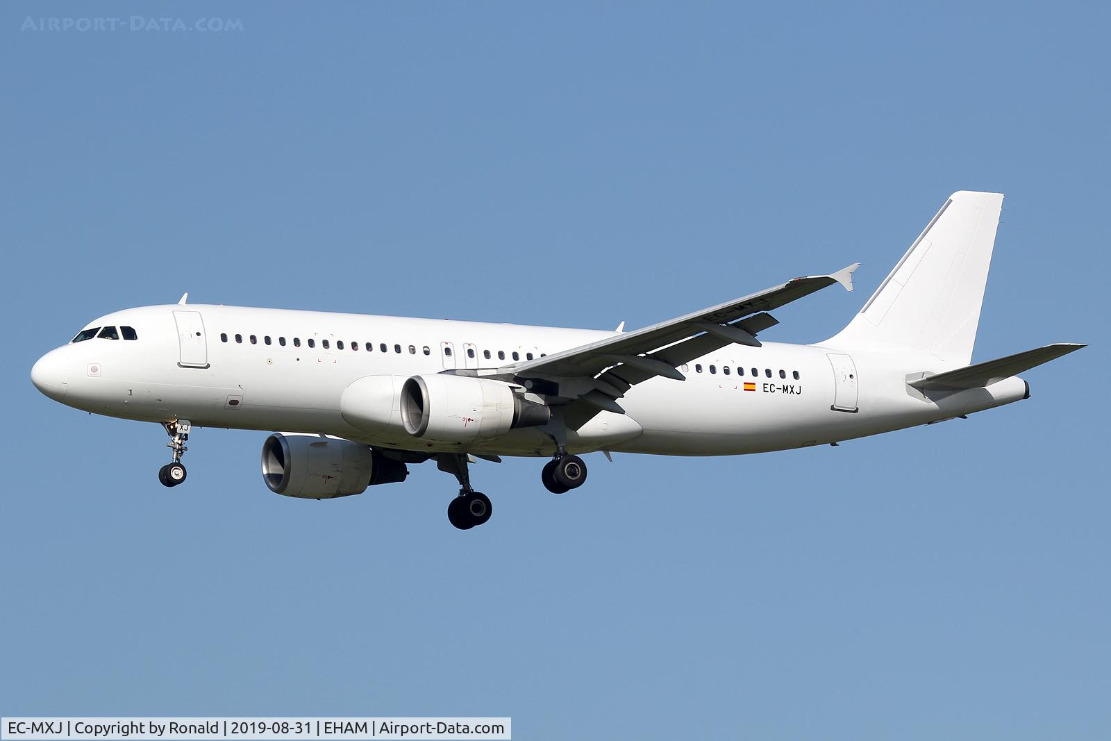 EC-MXJ, 1998 Airbus A320-214 C/N 876, at spl
