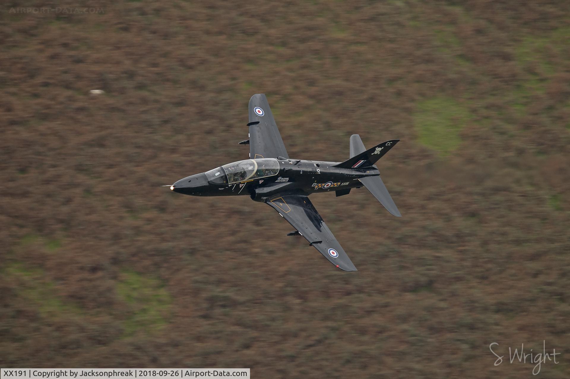 XX191, 1977 Hawker Siddeley Hawk T.1A C/N 038/312038, Bwlch Oerdrws, Mach Loop. Wales UK