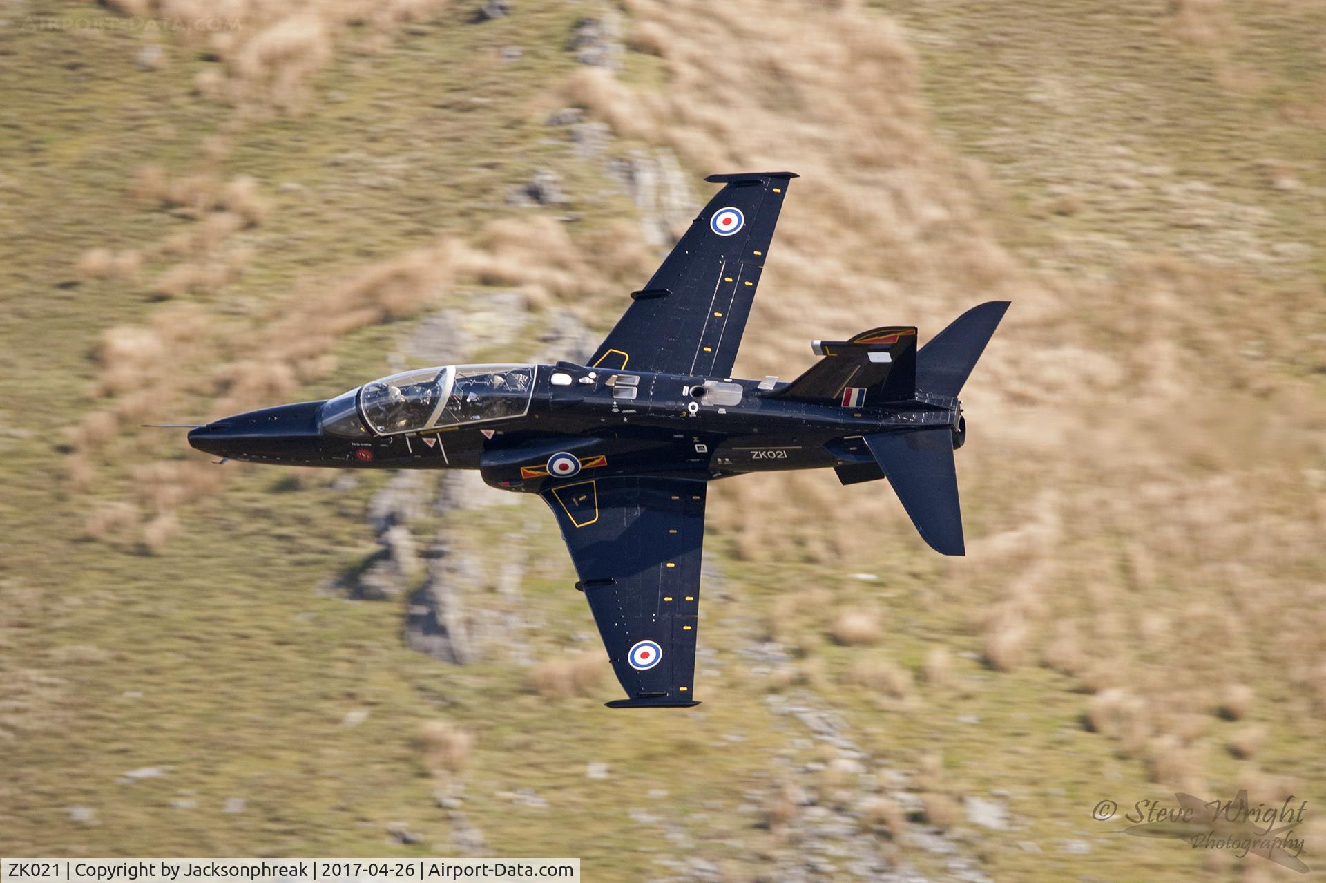ZK021, 2009 BAe Systems Hawk T2 C/N RT012/1250, Bwlch Oerdrws, Mach Loop. Wales UK