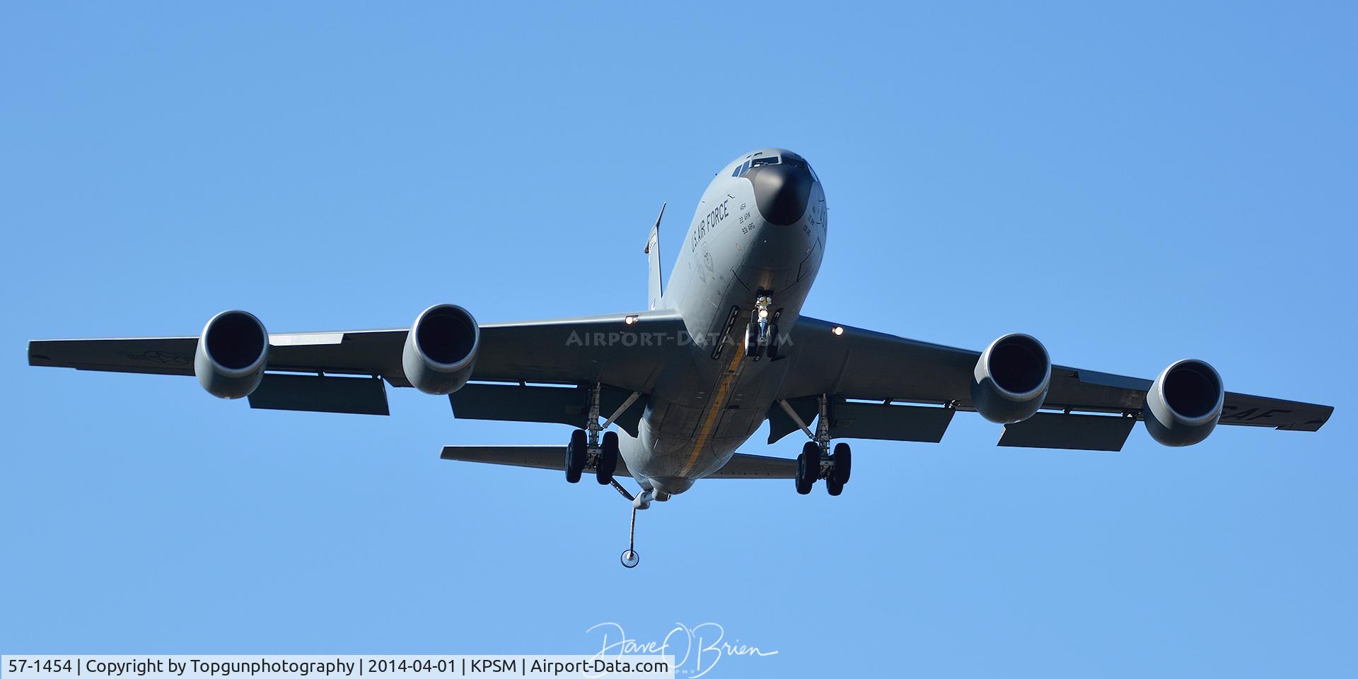 57-1454, 1957 Boeing KC-135R Stratotanker C/N 17525, BLUE52 bringing in the 2nd group of Hornets