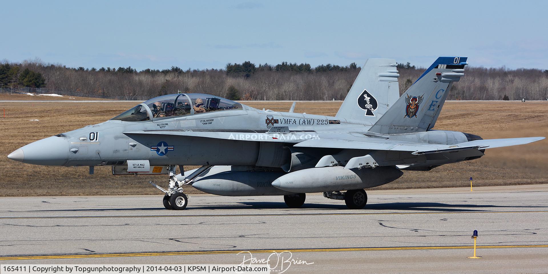165411, McDonnell Douglas F/A-18D Hornet C/N 1438/D142, TREND41 Flight Lead taxing to RW34