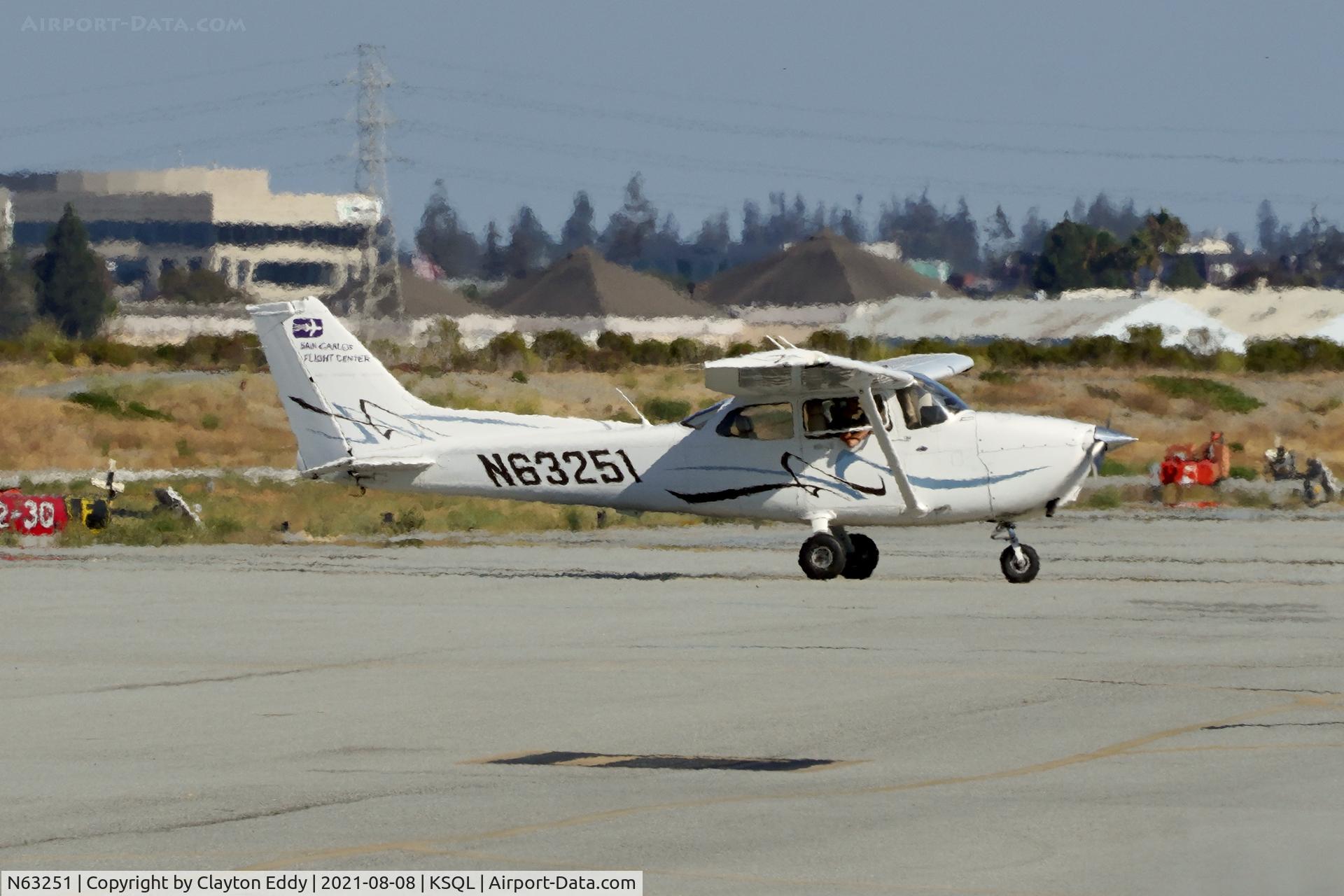 N63251, Cessna 172S C/N 172S10783, San Carlos Airport California 2021.