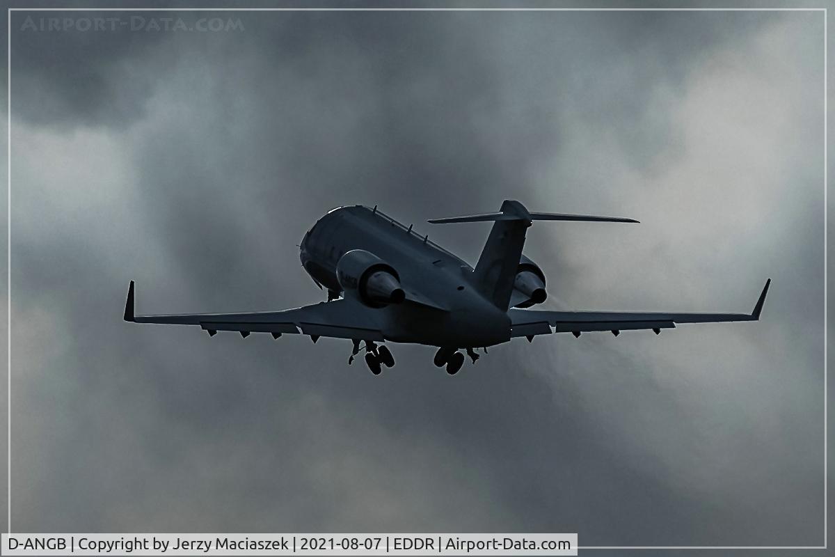 D-ANGB, 2002 Bombardier Challenger 604 (CL-600-2B16) C/N 5541, Bombardier Challenger 604 (CL-600-2B16), c/n: 5541