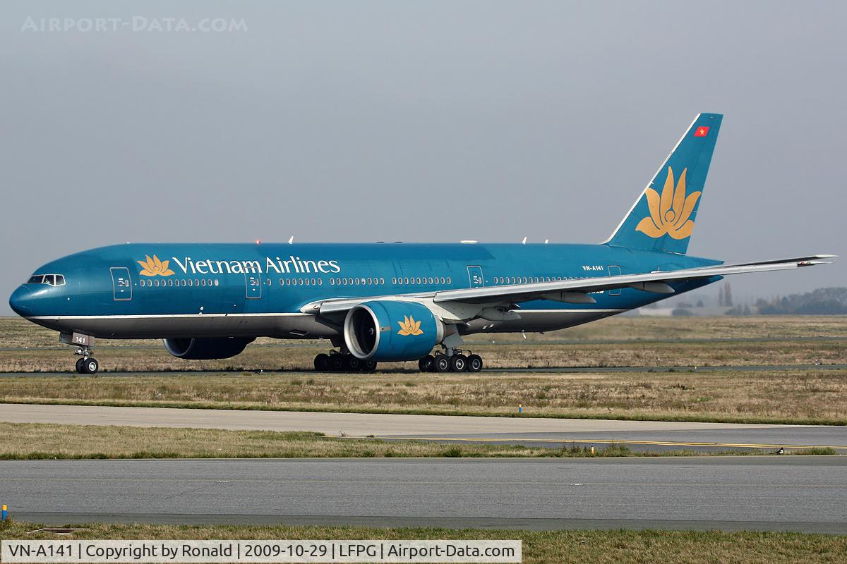 VN-A141, 2003 Boeing 777-2Q8/ER C/N 28688, at cdg