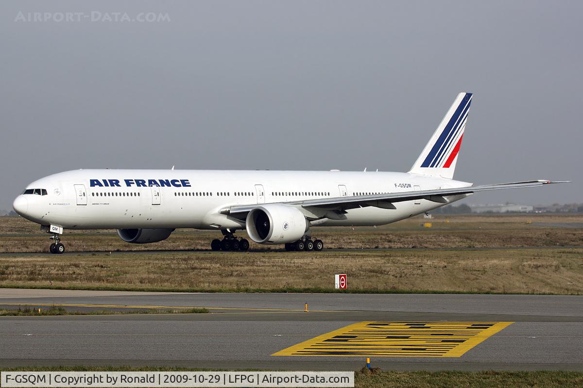 F-GSQM, 2006 Boeing 777-328/ER C/N 32848, at cdg