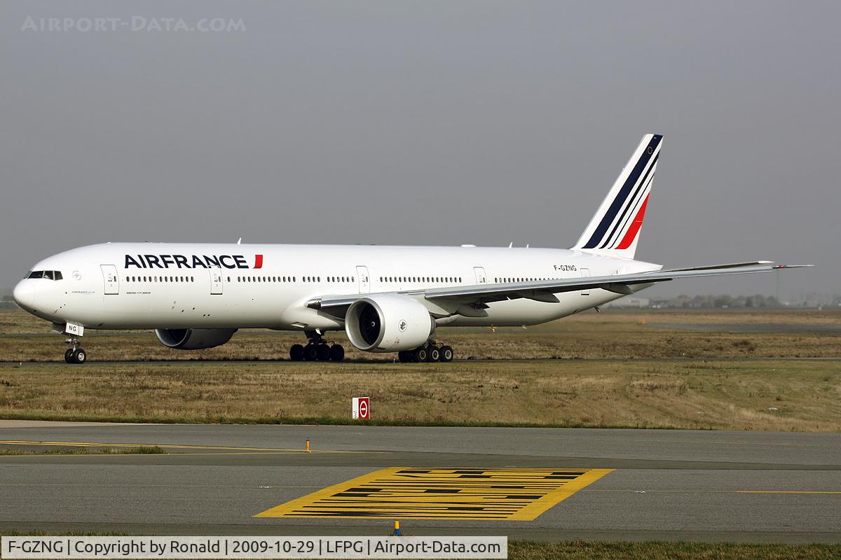 F-GZNG, 2009 Boeing 777-328/ER C/N 32968, at cdg