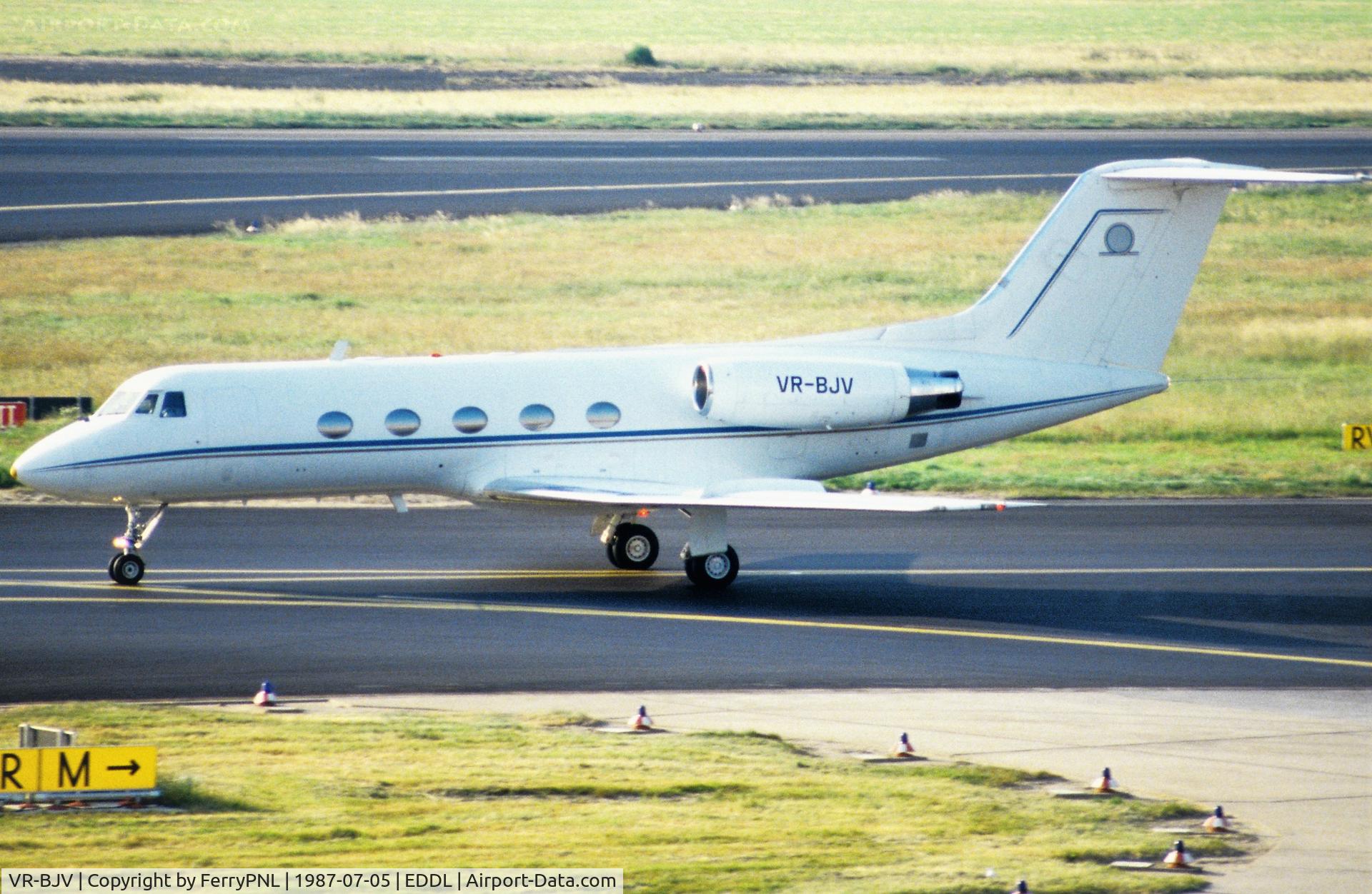 VR-BJV, 1976 Grumman G-1159 Gulfstream II C/N 186, Uniexpress Jet Services Ltd GII arriving. Former5N-AML and D-AFKG
