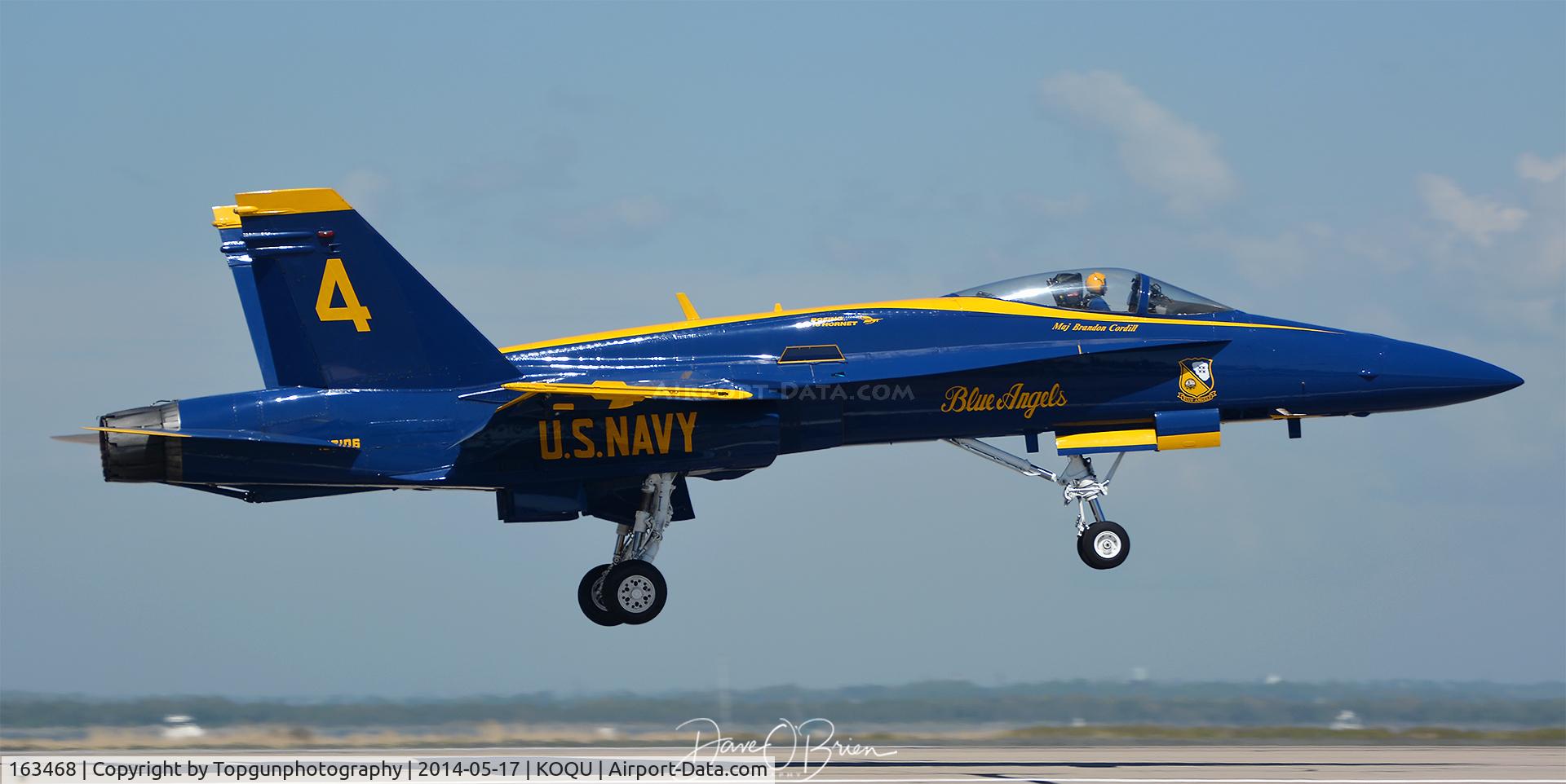 163468, McDonnell Douglas F/A-18D Hornet C/N 0691, Slot man lifts off