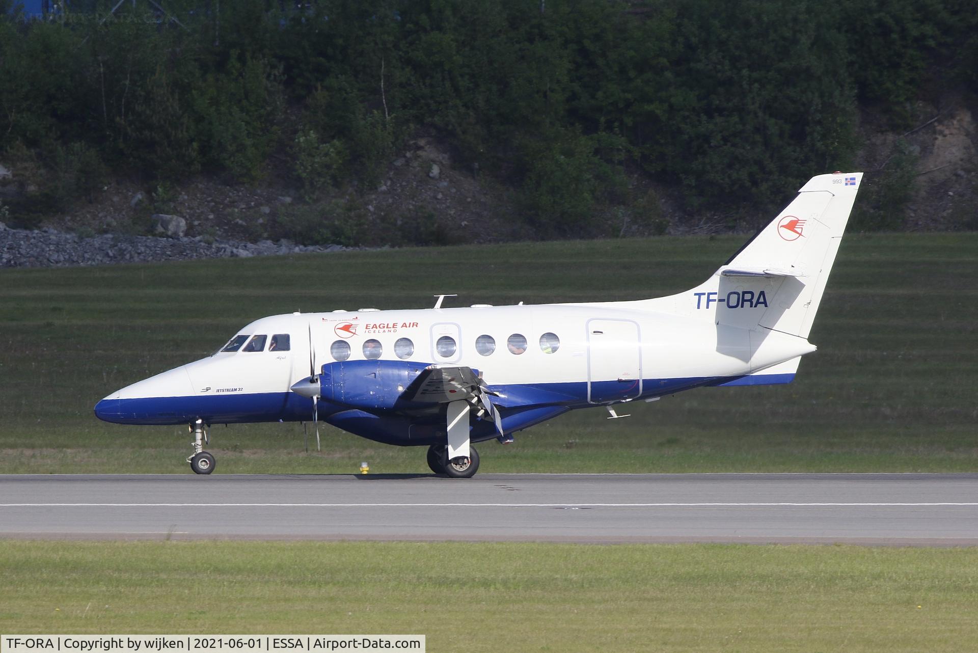 TF-ORA, British Aerospace BAe-3201 Jetstream 32 C/N 925, RWY 01R