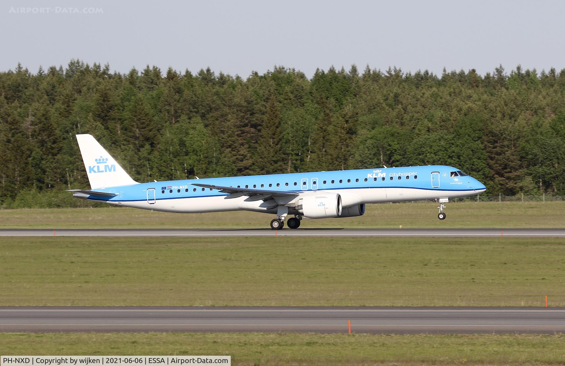PH-NXD, 2021 Embraer E195-E2 (ERJ-190-400STD) C/N 19020054, RWY 19L