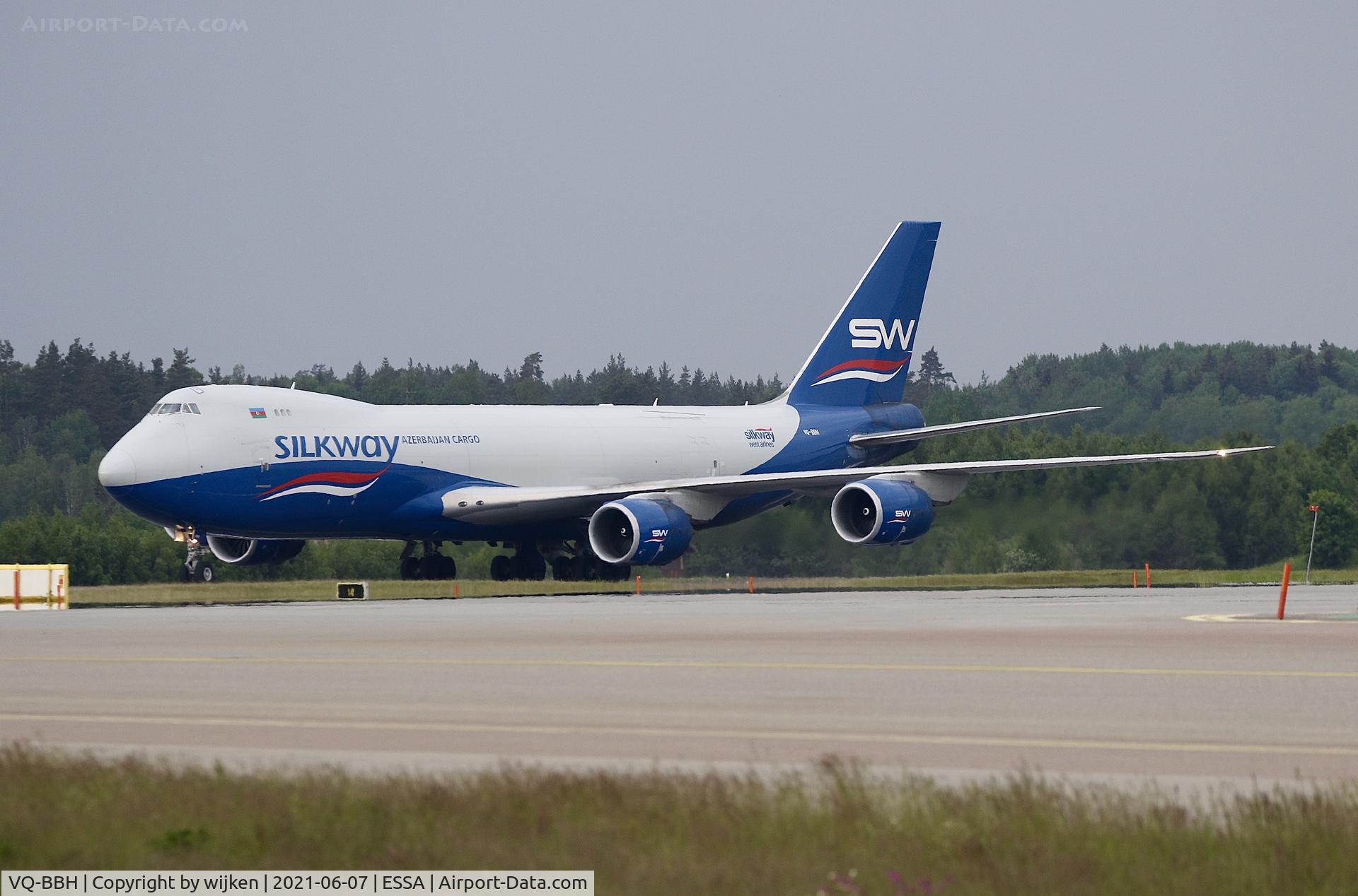 VQ-BBH, 2016 Boeing 747-83QF C/N 62708, RWY 19R