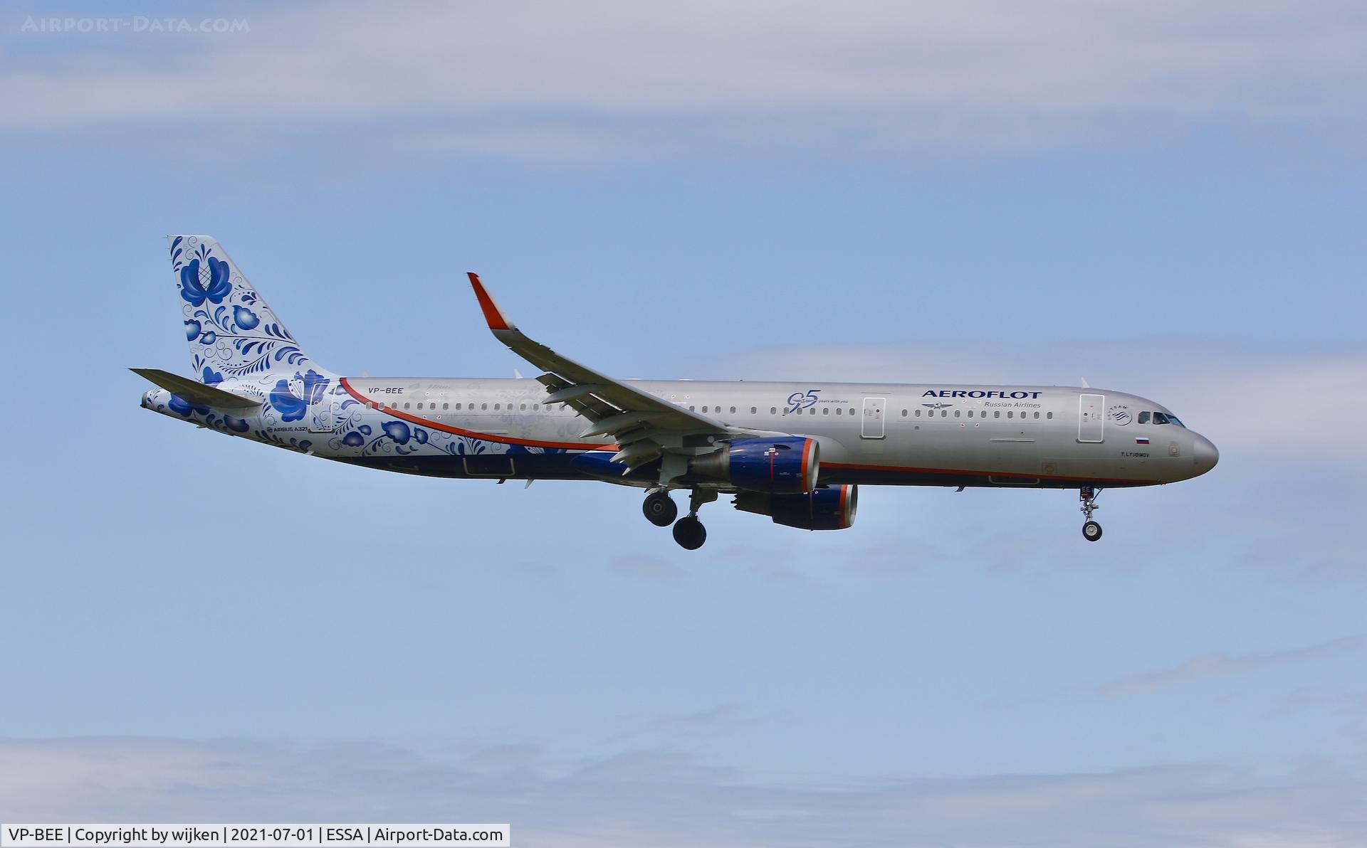 VP-BEE, 2015 Airbus A321-211 C/N 6726, RWY 01L
