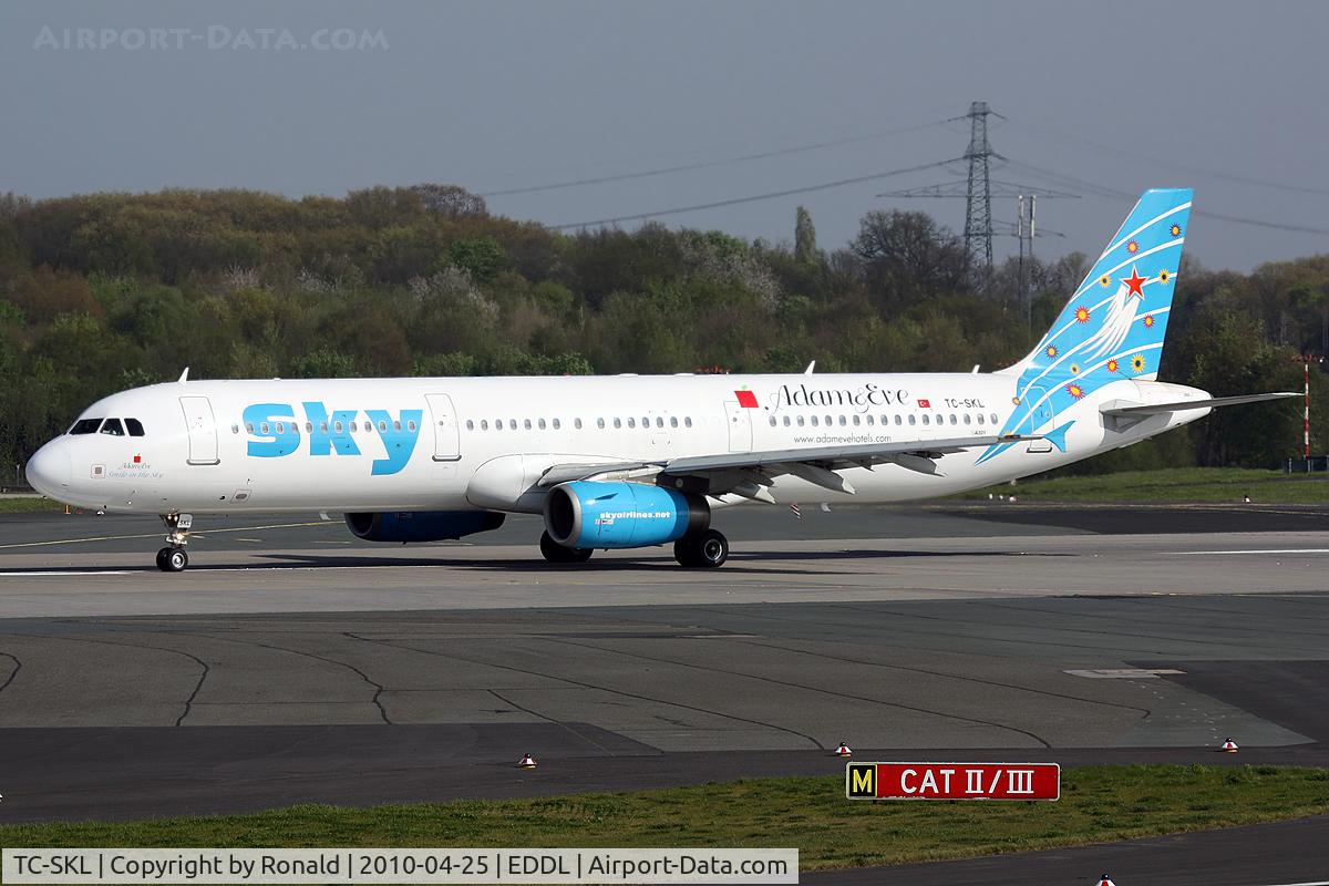 TC-SKL, 2002 Airbus A321-231 C/N 1670, at dus