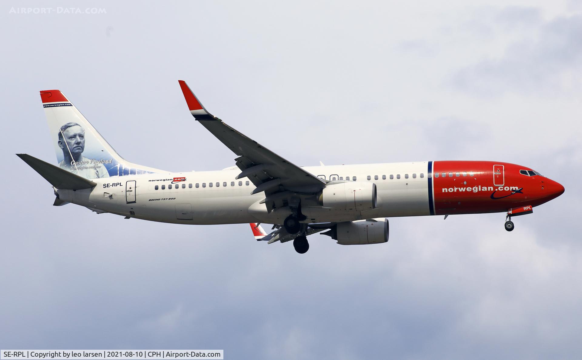 SE-RPL, 2016 Boeing 737-8JP C/N 42080, Copenhagen 10.8.2021 on final to R-12