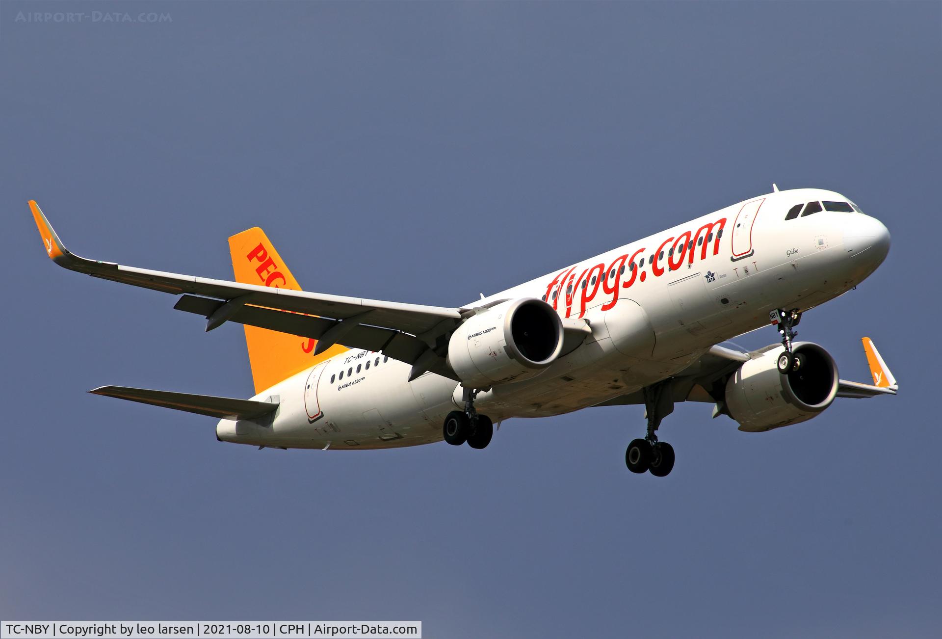 TC-NBY, 2018 Airbus A320-251N C/N 8292, Copenhagen 10.8.2021 on final to R-12