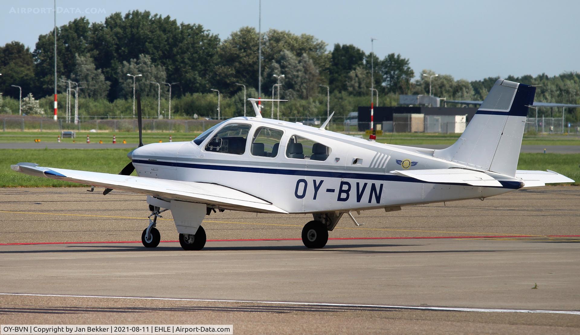OY-BVN, Beech F33A Bonanza C/N CE-783, Lelystad Airport