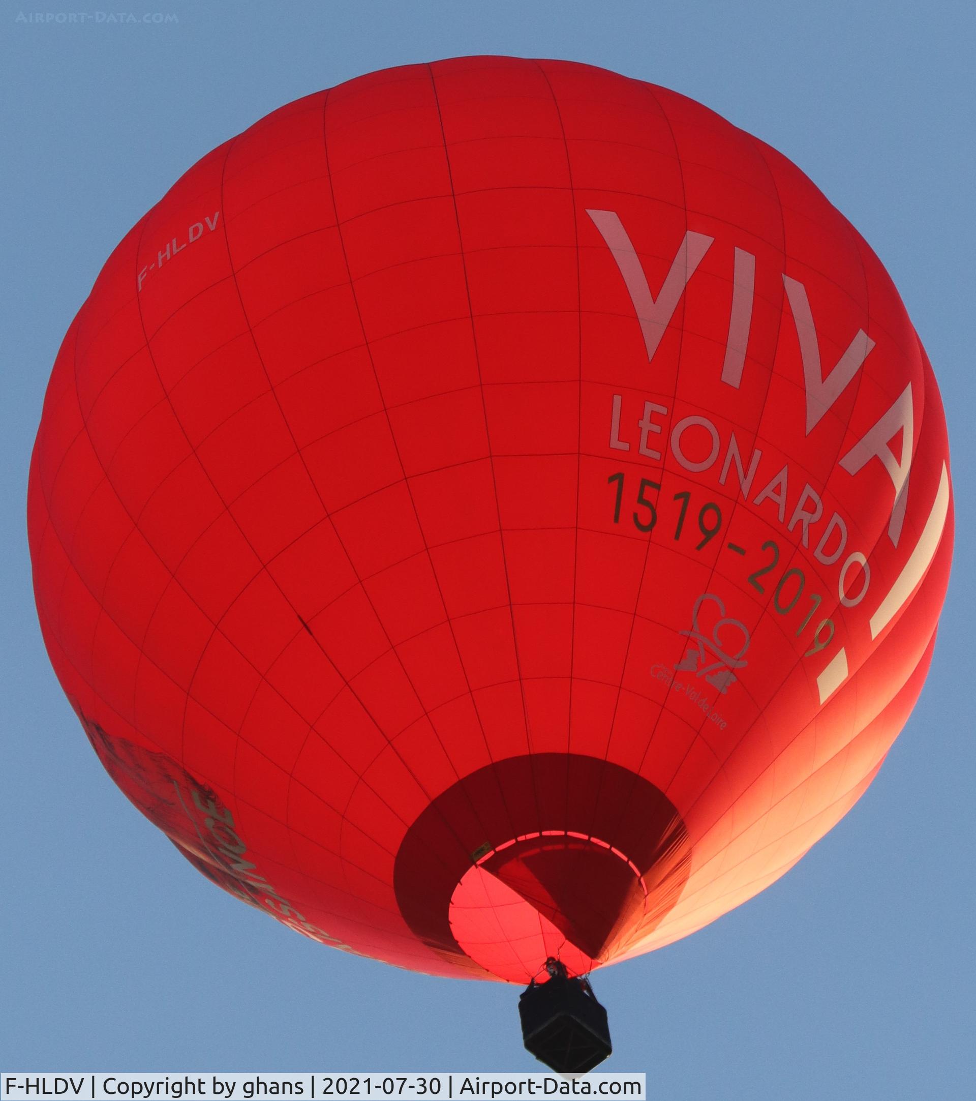 F-HLDV, UltraMagic M-105 C/N 105/23, @ Chambley