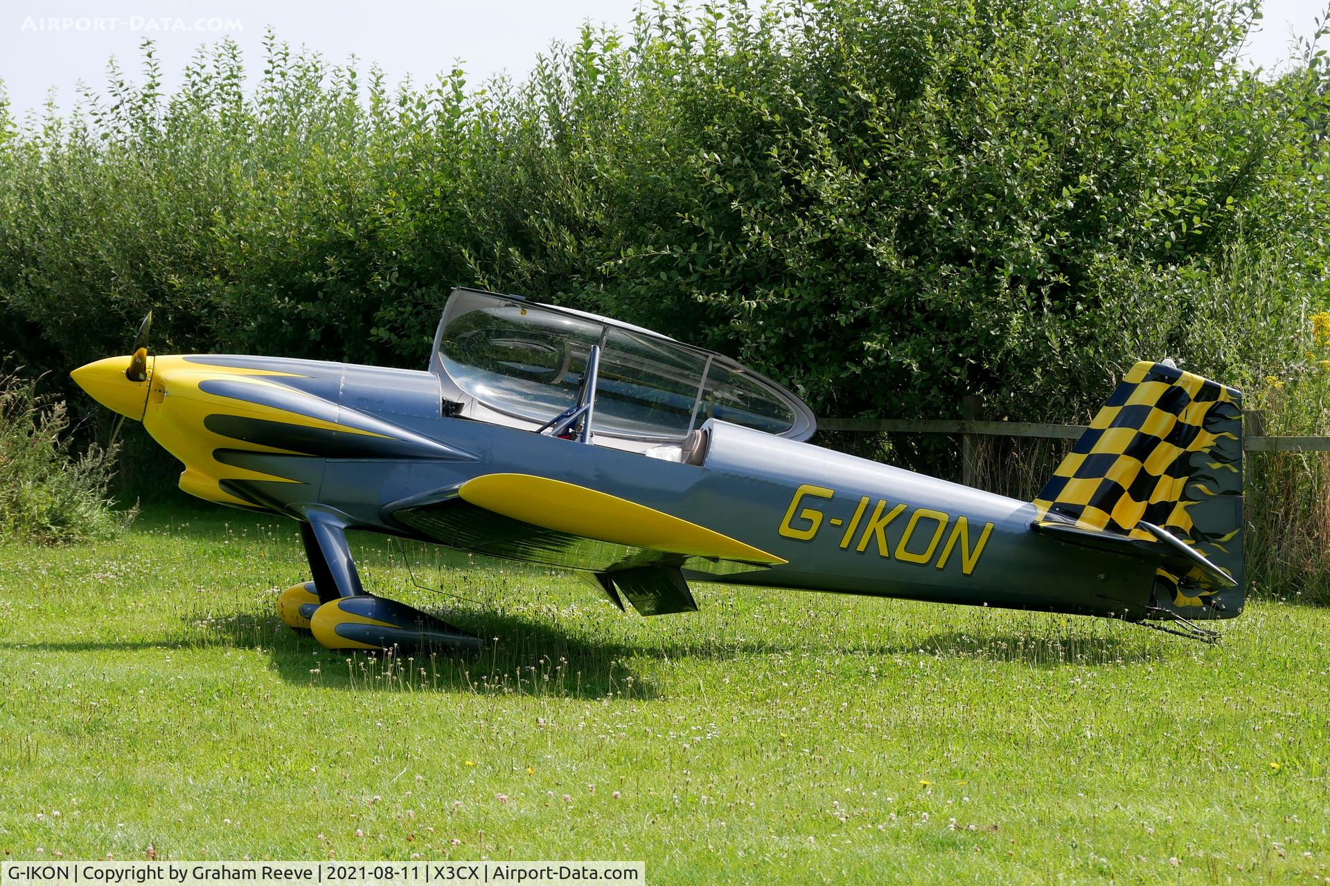 G-IKON, 2006 Vans RV-4 C/N PFA 181-14474, Parked at Northrepps.