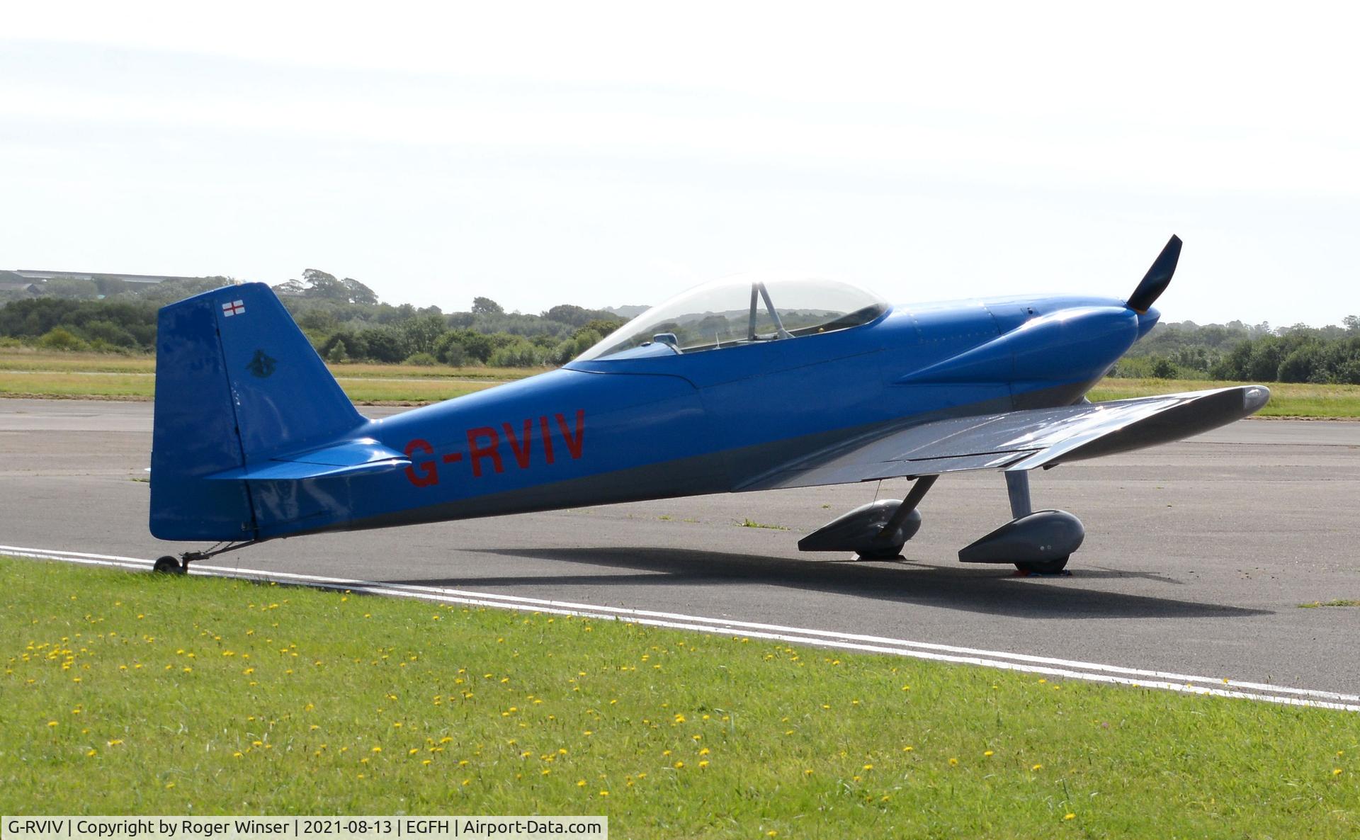 G-RVIV, 1999 Vans RV-4 C/N PFA 181-12366, Visiting RV-4.