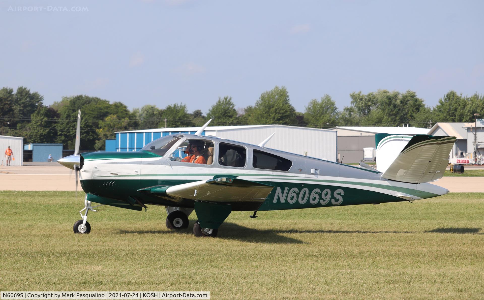 N6069S, 1975 Beech V35B Bonanza C/N D-9821, Beech V35B