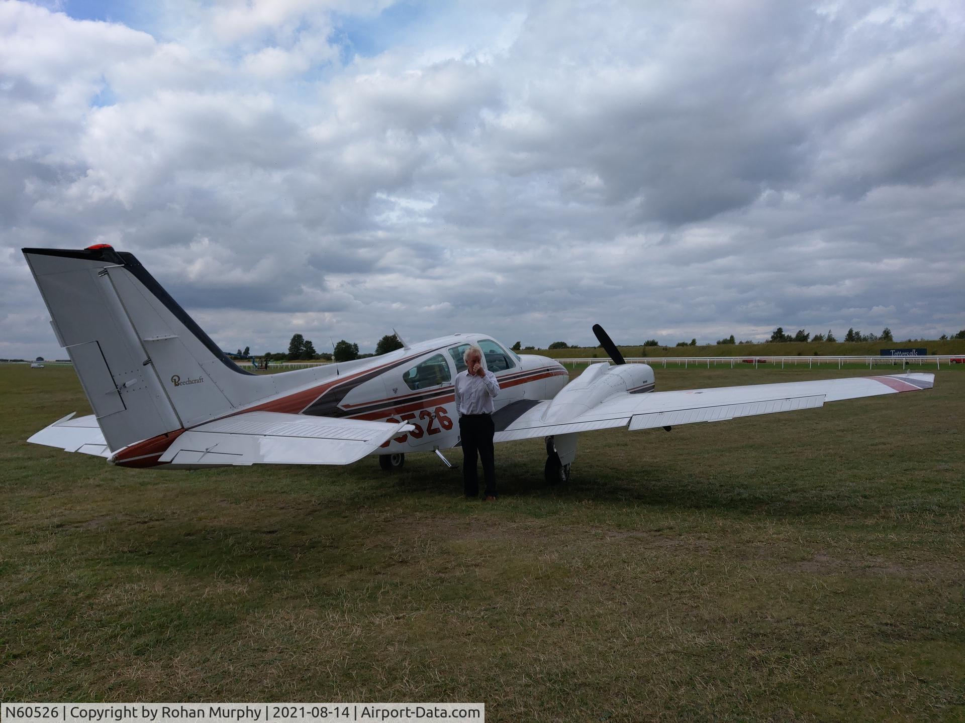 N60526, 1979 Beech E-55 Baron C/N TE-1159, Newmarket Heath 14-08-21