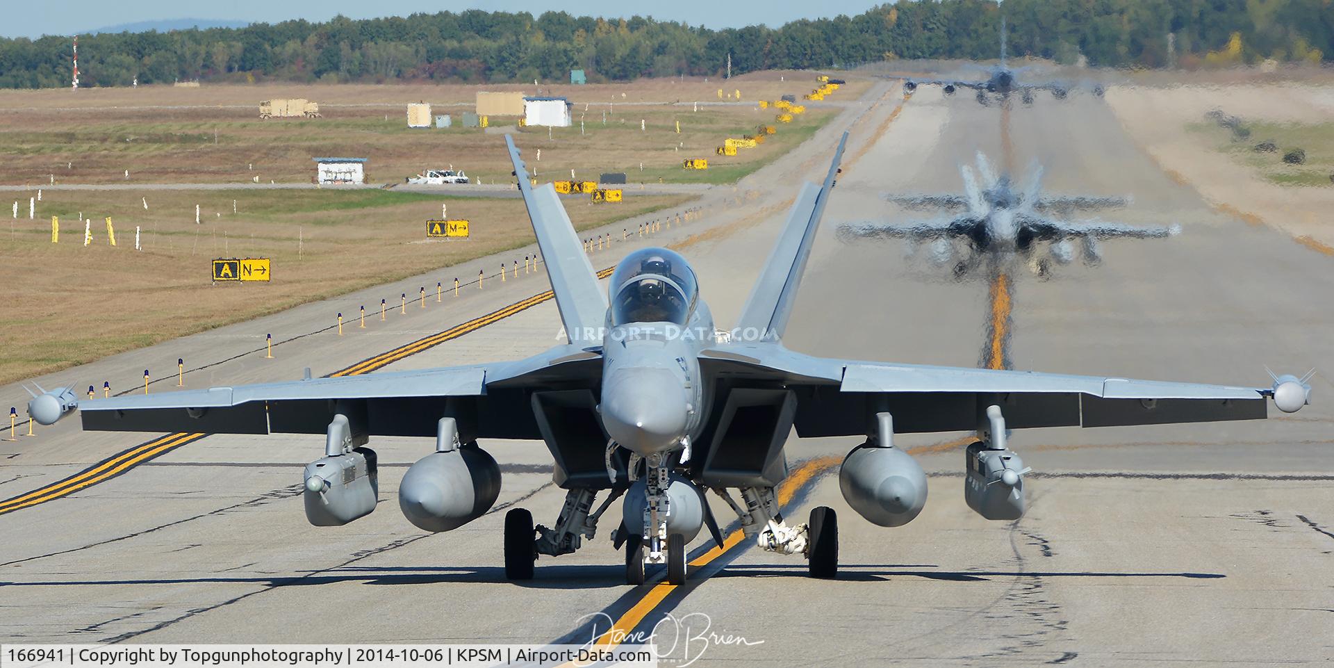 166941, Boeing EA-18G Growler C/N G-26, SABRE61 taxing to RW34