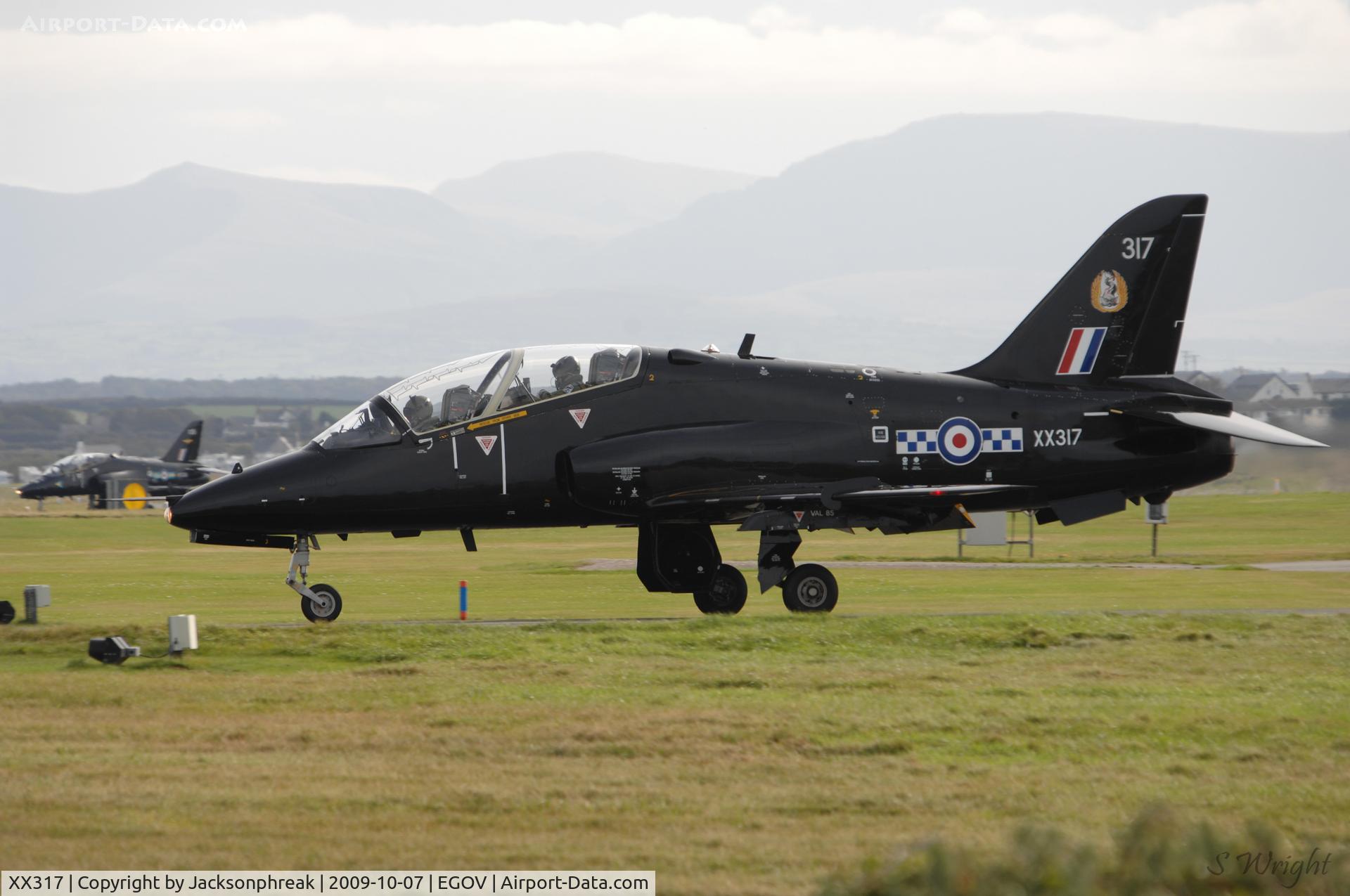 XX317, 1980 Hawker Siddeley Hawk T.1A C/N 159/312142, Taxiing at RAF Valley, UK
