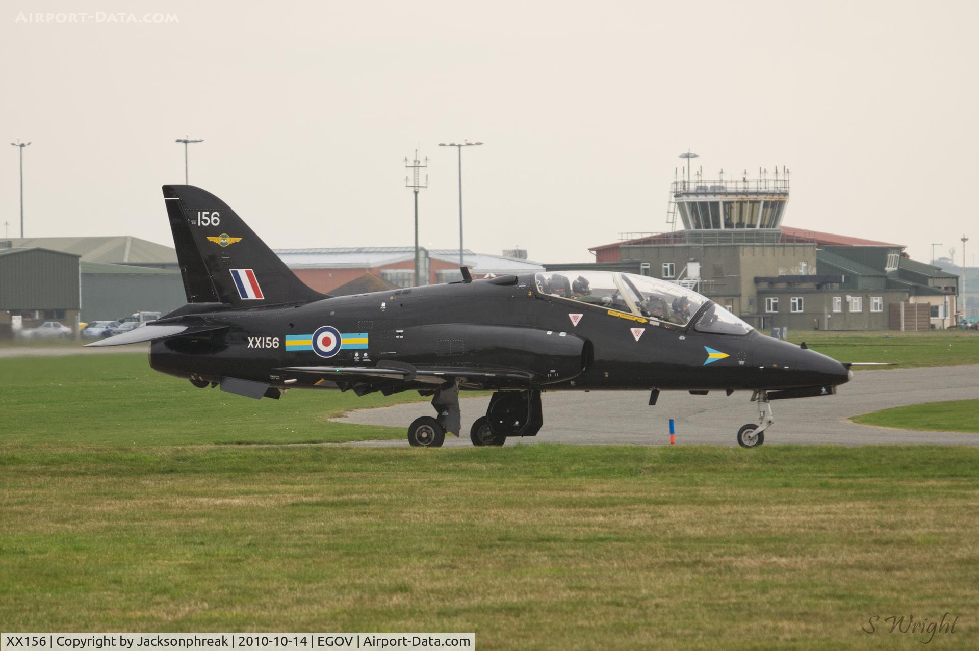 XX156, 1977 Hawker Siddeley Hawk T.1 C/N 002/312002, Taxiing at RAF Valley, UK