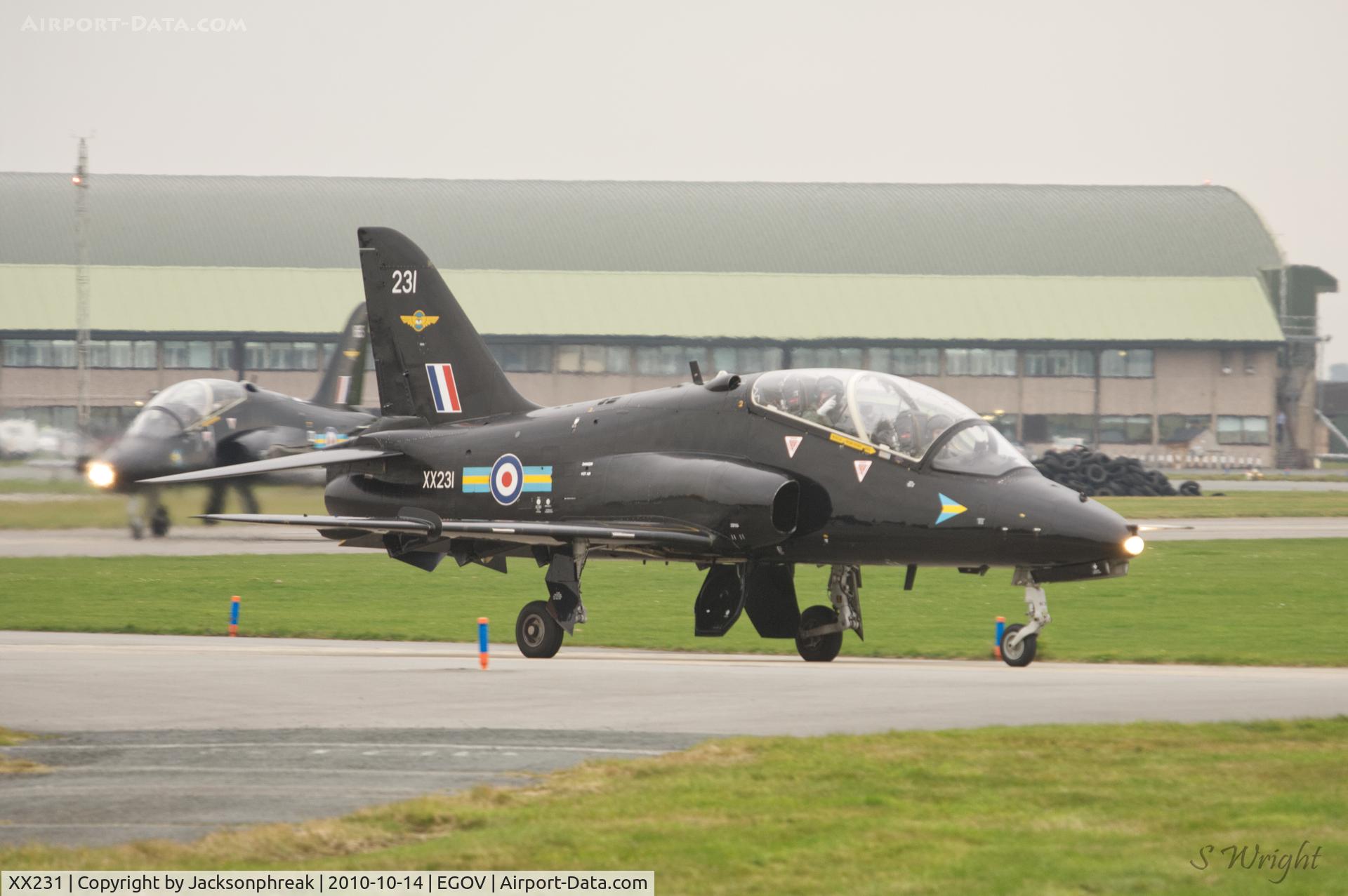 XX231, 1978 Hawker Siddeley Hawk T.1W C/N 067/312067, Taxiing at RAF Valley, UK