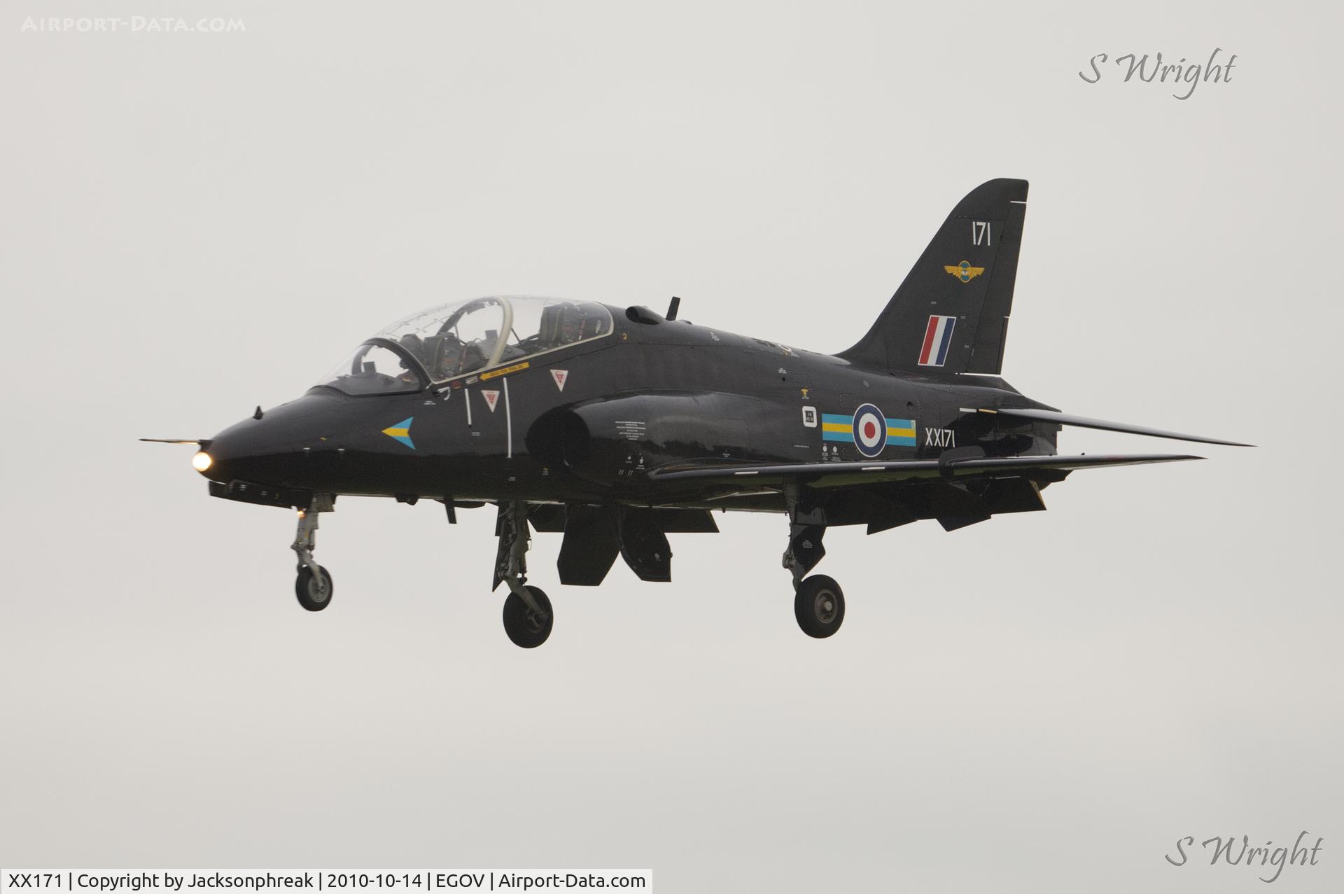 XX171, 1977 Hawker Siddeley Hawk T.1 C/N 018/312018, On finals at RAF Valley, UK
