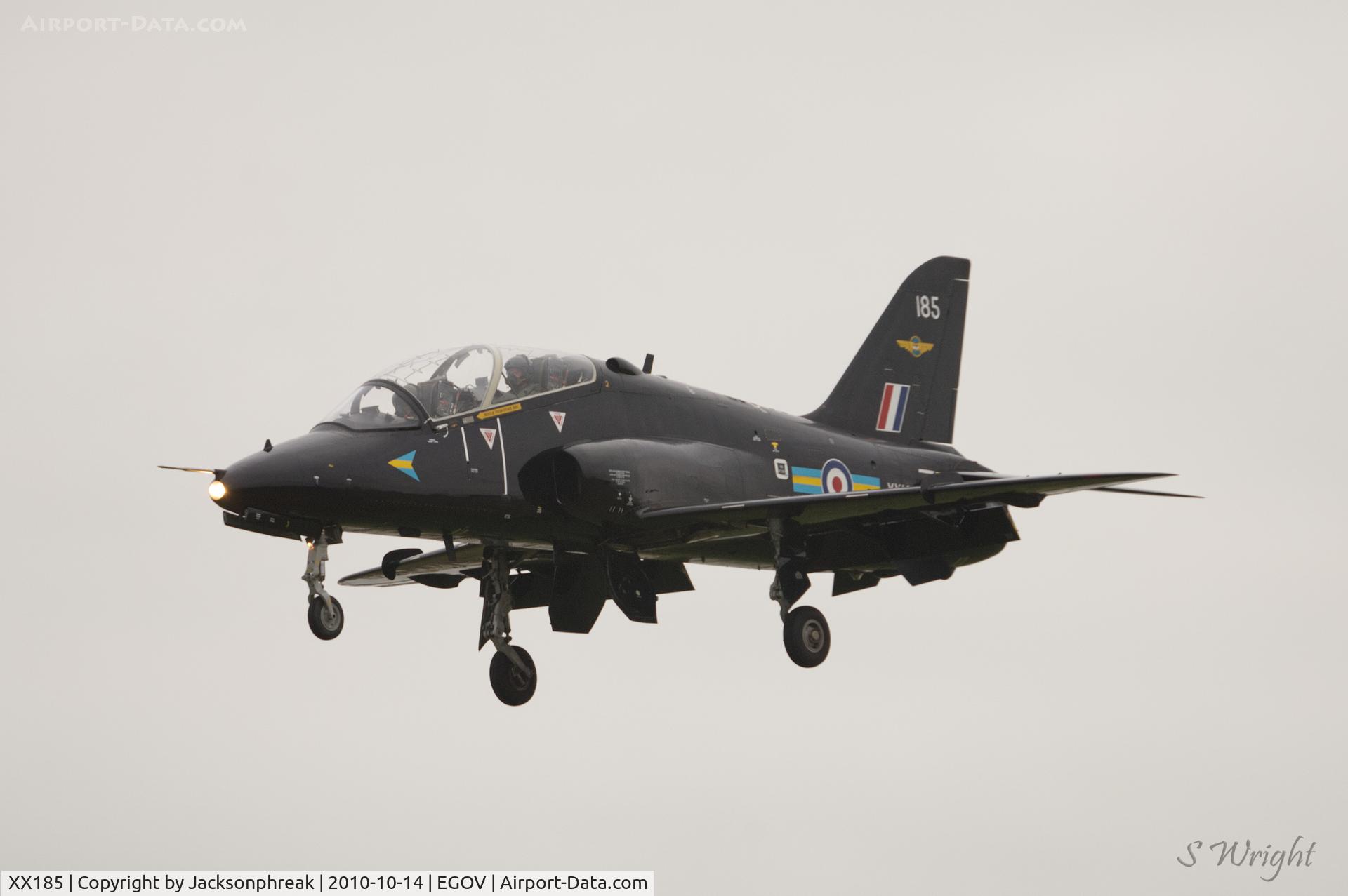 XX185, 1977 Hawker Siddeley Hawk T.1 C/N 032/312032, On finals at RAF Valley, UK