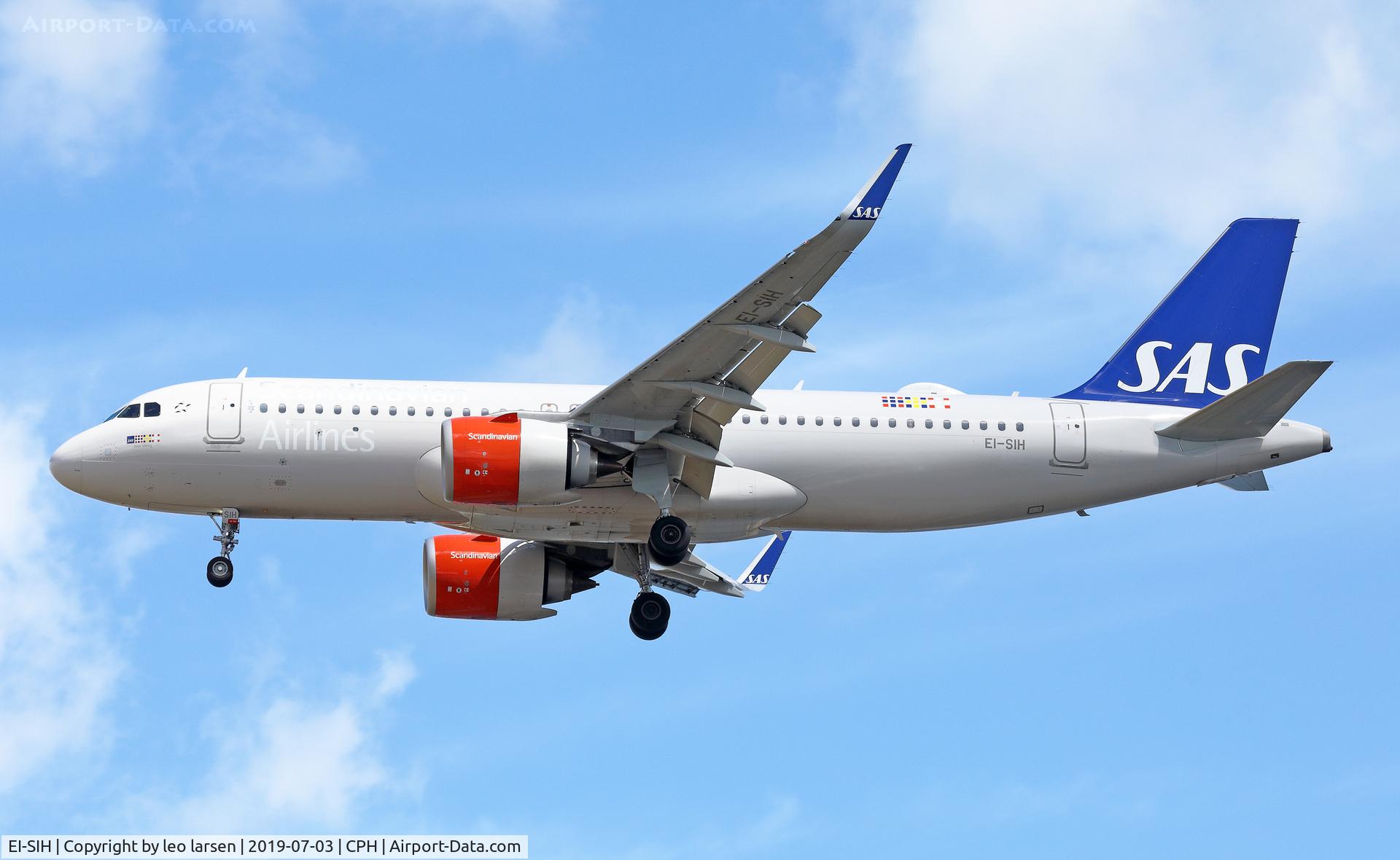 EI-SIH, 2018 Airbus A320-251N C/N 8551, Copenhagen 3.7.2019 on final to R-30