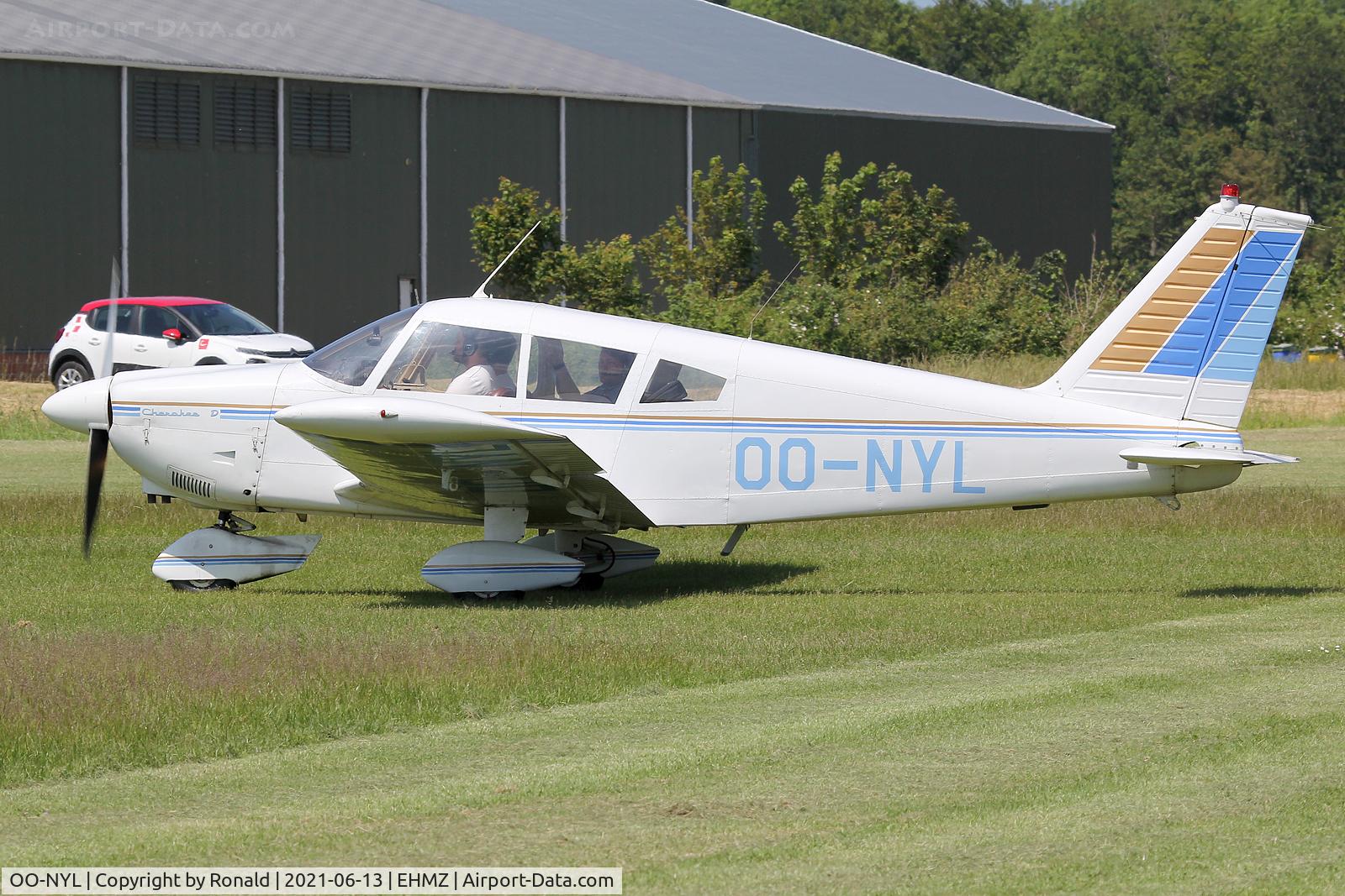 OO-NYL, Piper PA-28-180 C/N 28-4654, at ehmz