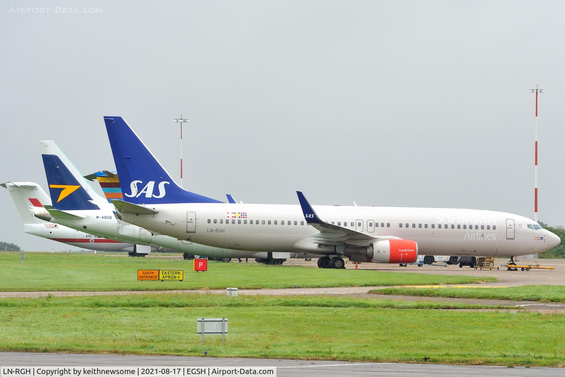 LN-RGH, 2013 Boeing 737-86N C/N 41266, Awaiting Maintenance.