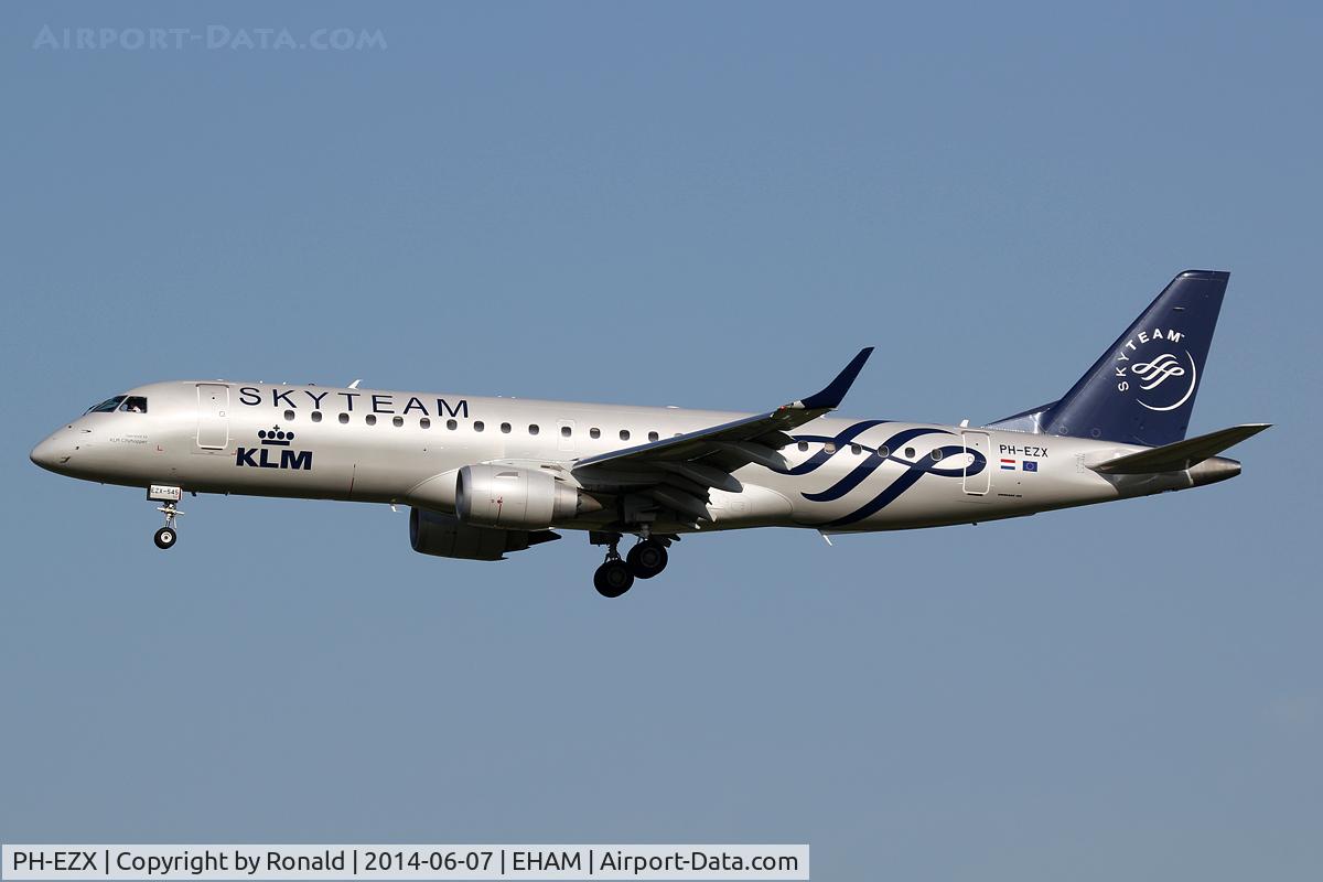 PH-EZX, 2012 Embraer 190LR (ERJ-190-100LR) C/N 19000545, at spl