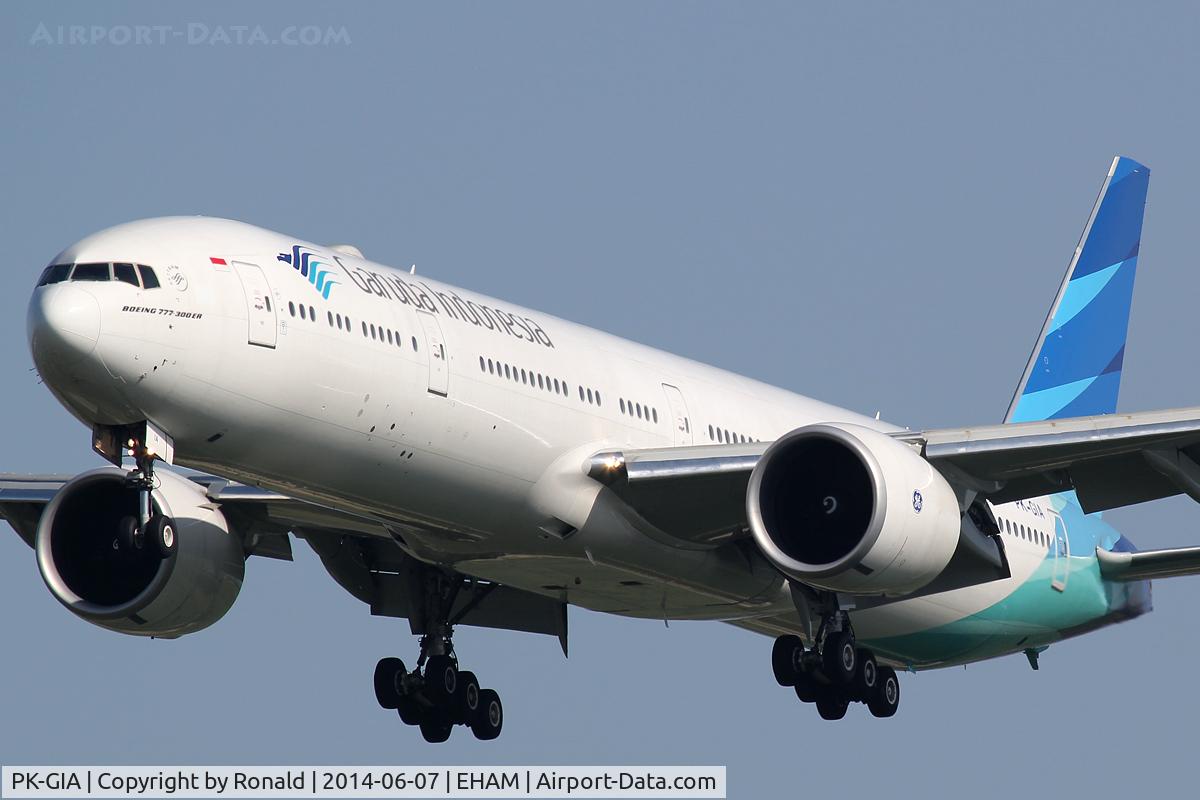 PK-GIA, 2013 Boeing 777-3U3/ER C/N 40074, at spl