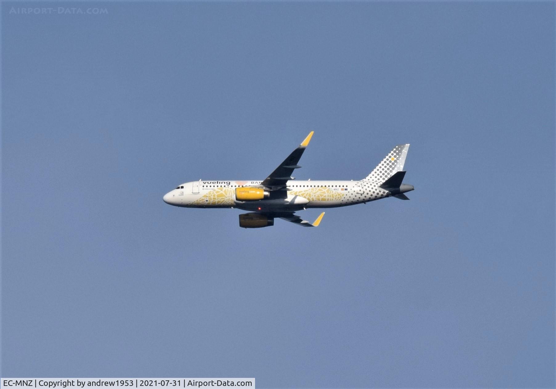 EC-MNZ, 2016 Airbus A320-232 C/N 7351, EC-MNZ over the Bristol Channel.