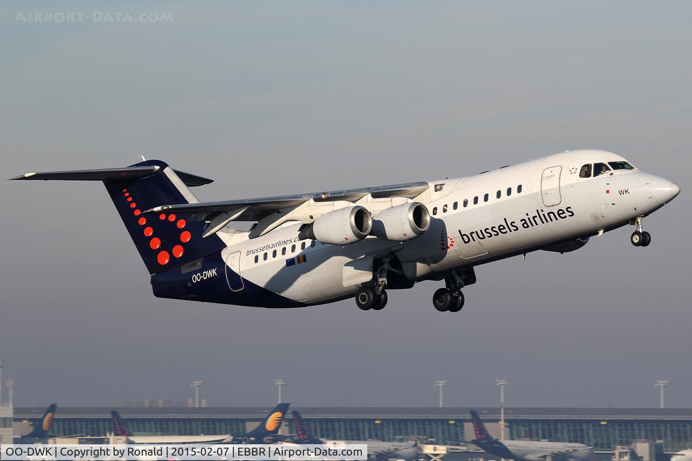 OO-DWK, 1999 British Aerospace Avro 146-RJ100 C/N E3360, at bru