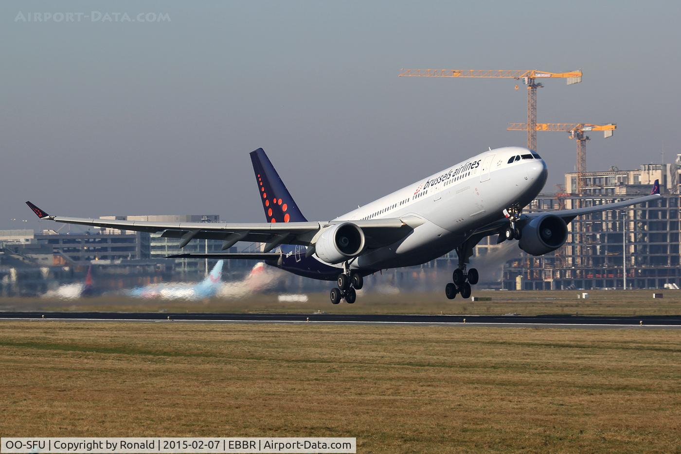 OO-SFU, 2000 Airbus A330-223 C/N 324, at bru