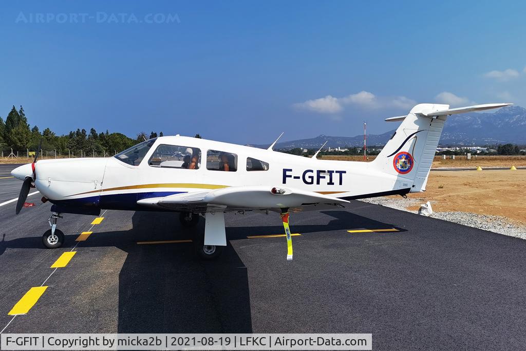 F-GFIT, Piper PA-28RT-201 Arrow IV C/N 28R8018023, Parked