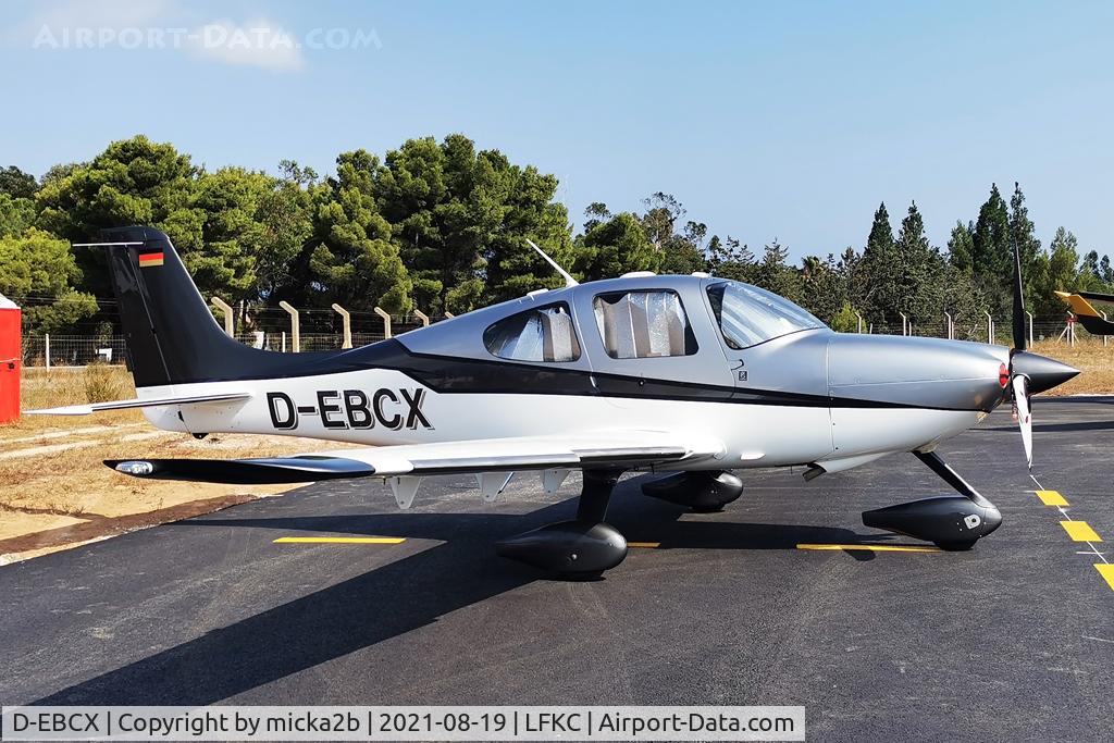 D-EBCX, Cirrus SR-22 C/N 862, Parked