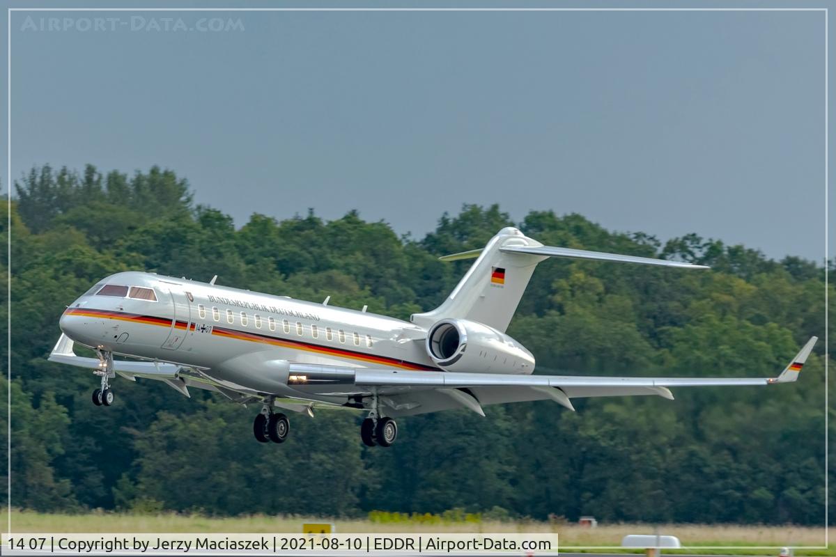 14 07, 2019 Bombardier BD-700-1A10 Global 6000 C/N 9865, 2019 Bombardier BD-700-1A10 Global 6000, c/n: 9865