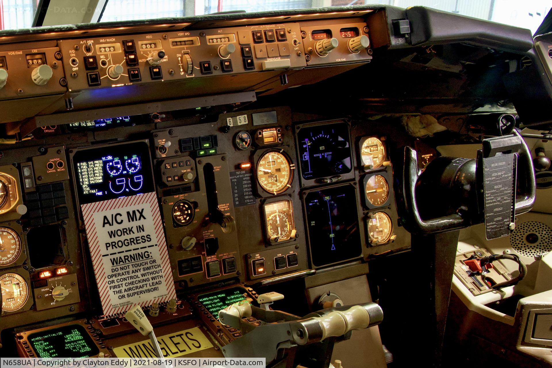 N658UA, 1993 Boeing 767-322 C/N 27113, SFO 2021.