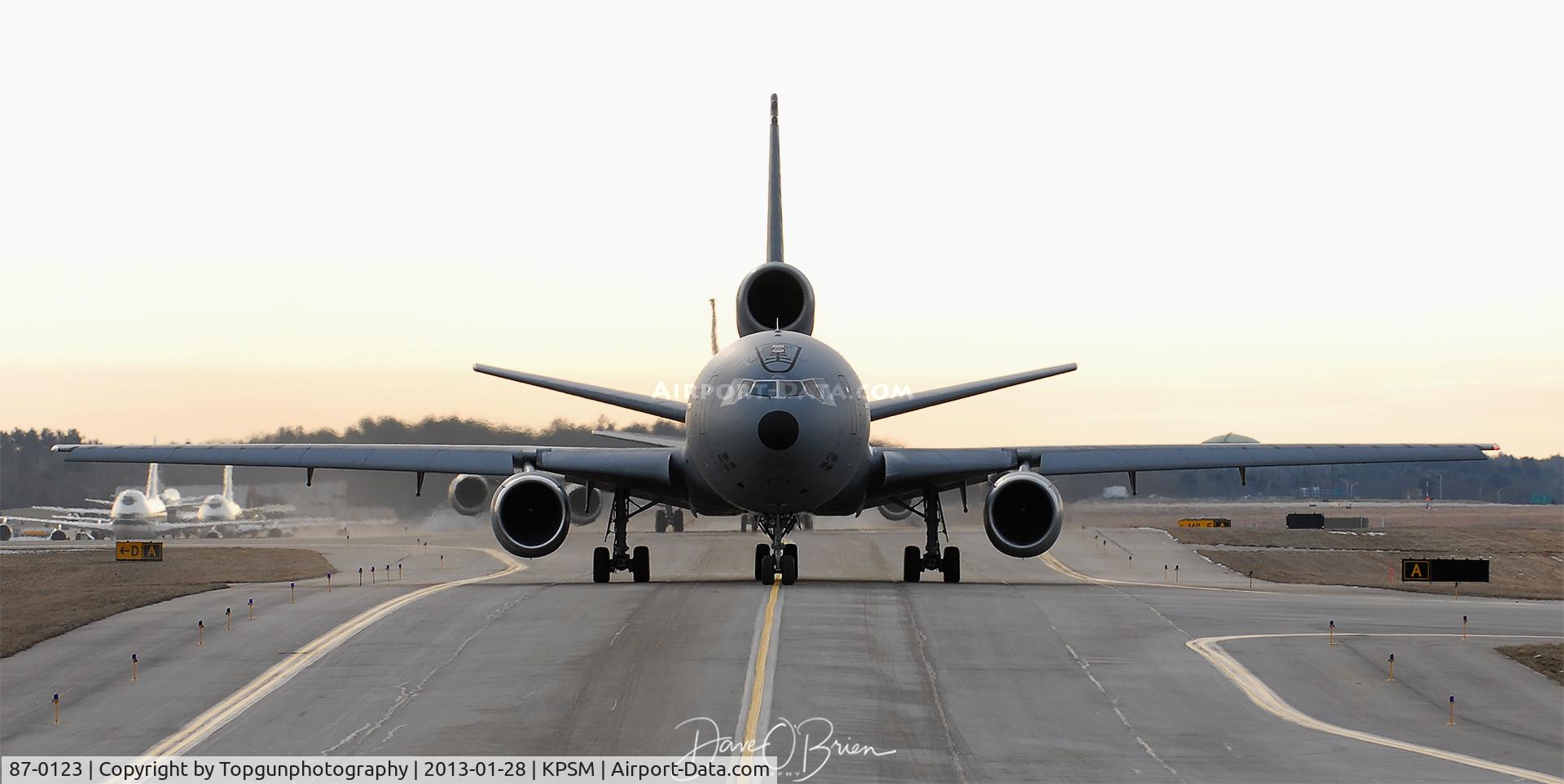 87-0123, 1987 McDonnell Douglas KC-10A Extender C/N 48309/439, BLUE52 taxing down with BLUE53 & local KC-135R