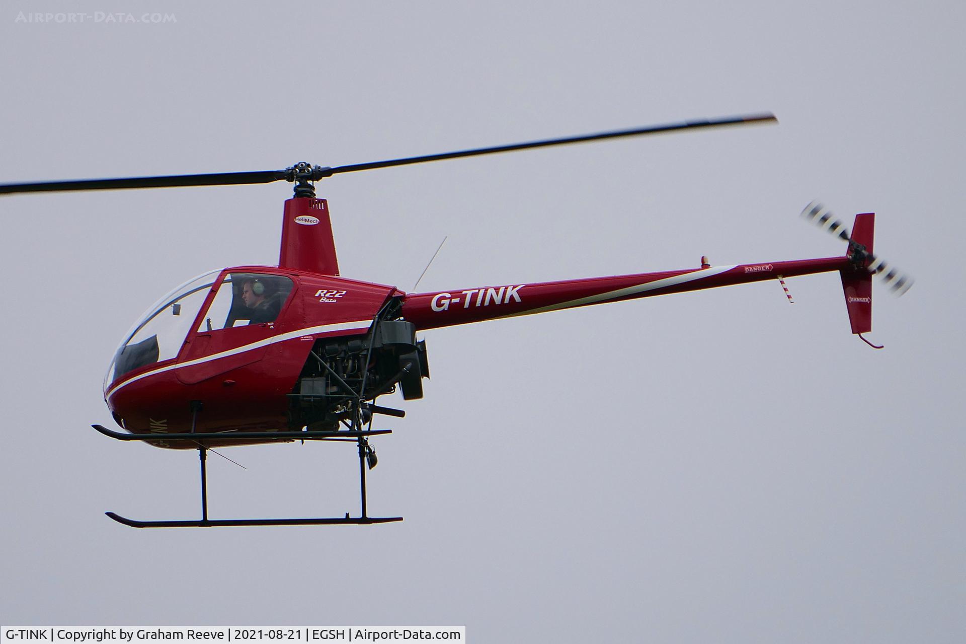 G-TINK, 1988 Robinson R22 Beta C/N 0937, On approach to Norwich.