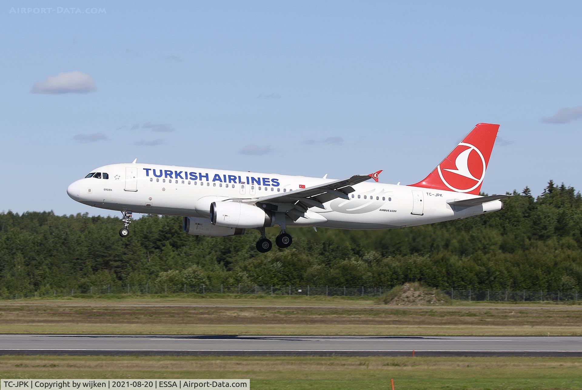 TC-JPK, 2007 Airbus A320-232 C/N 3257, RWY 26