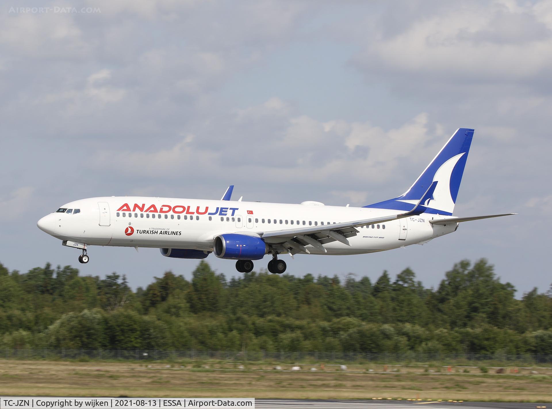 TC-JZN, 2013 Boeing 737-8JP C/N 39026, RWY 26