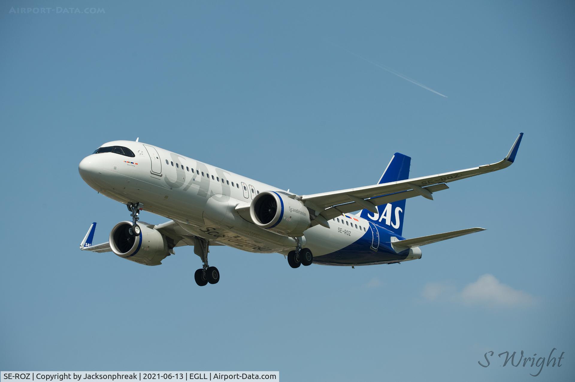 SE-ROZ, 2020 Airbus A320-251N C/N 9323, On approach at London Heathrow UK