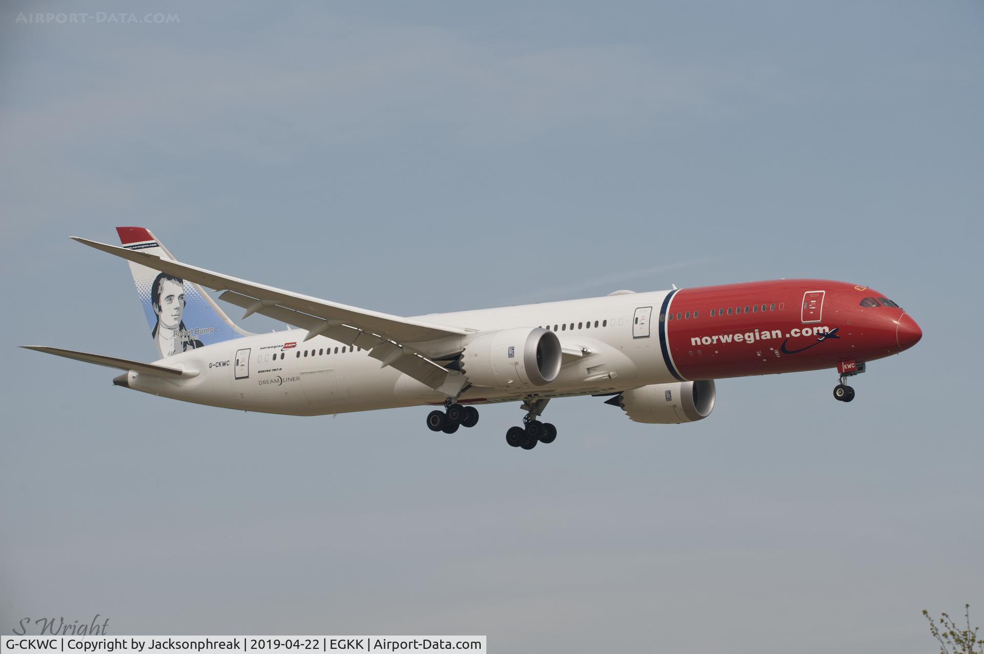 G-CKWC, 2018 Boeing 787-9 Dreamliner C/N 38893, On finals at London Gatwick UK